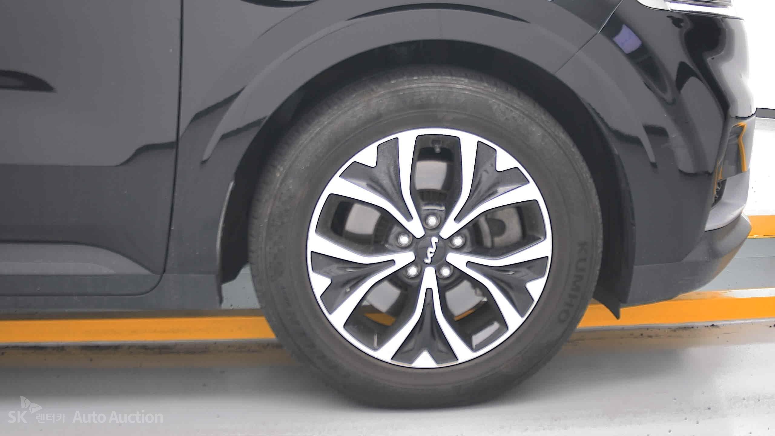 2023 - kia carnival