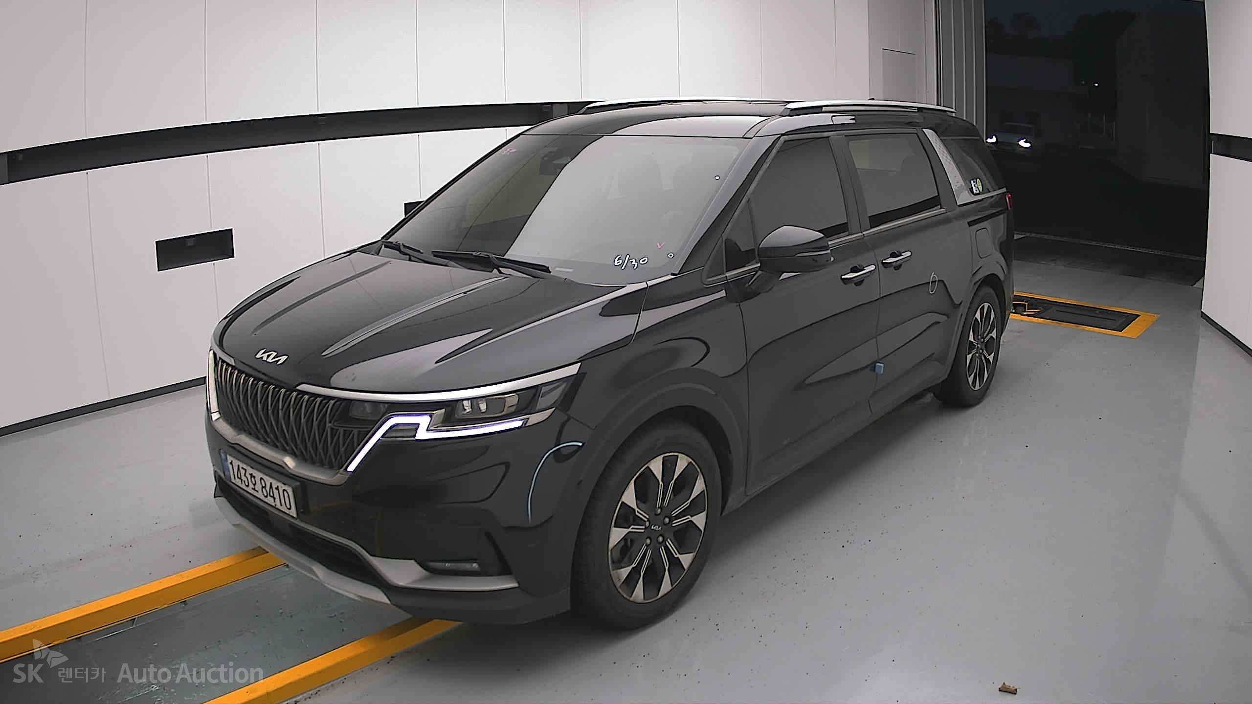 2022 - kia carnival