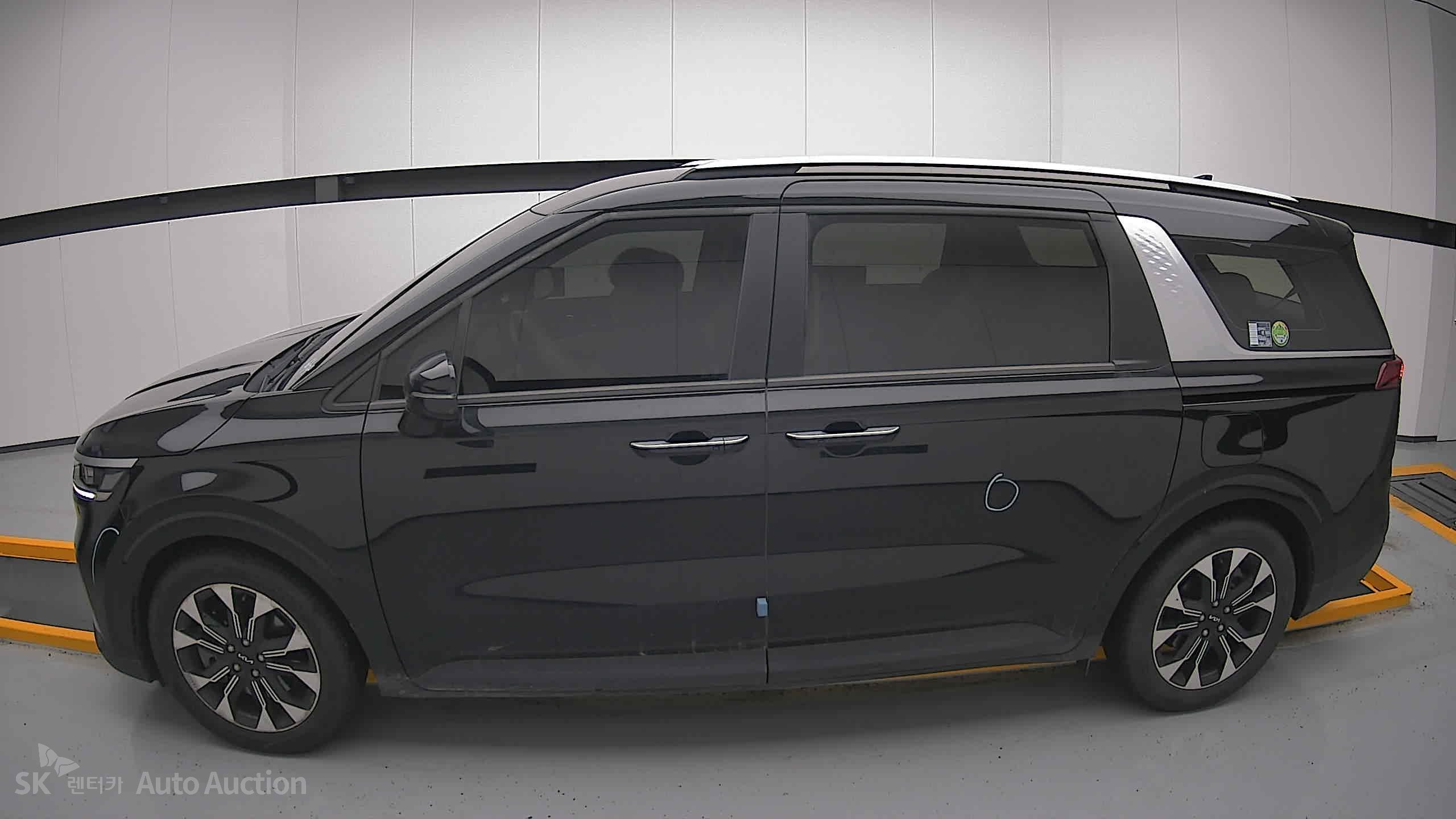 2022 - kia carnival
