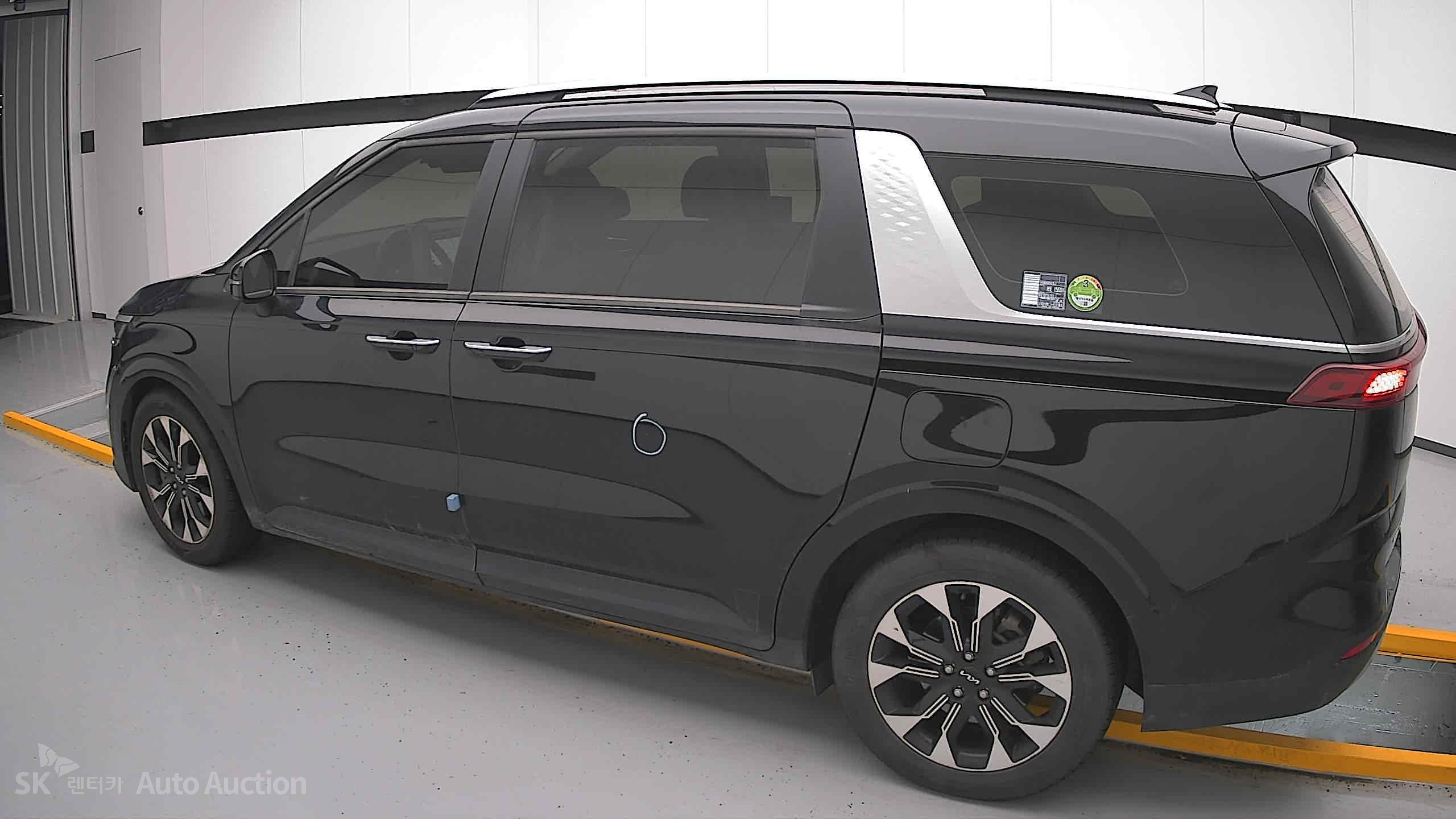 2022 - kia carnival