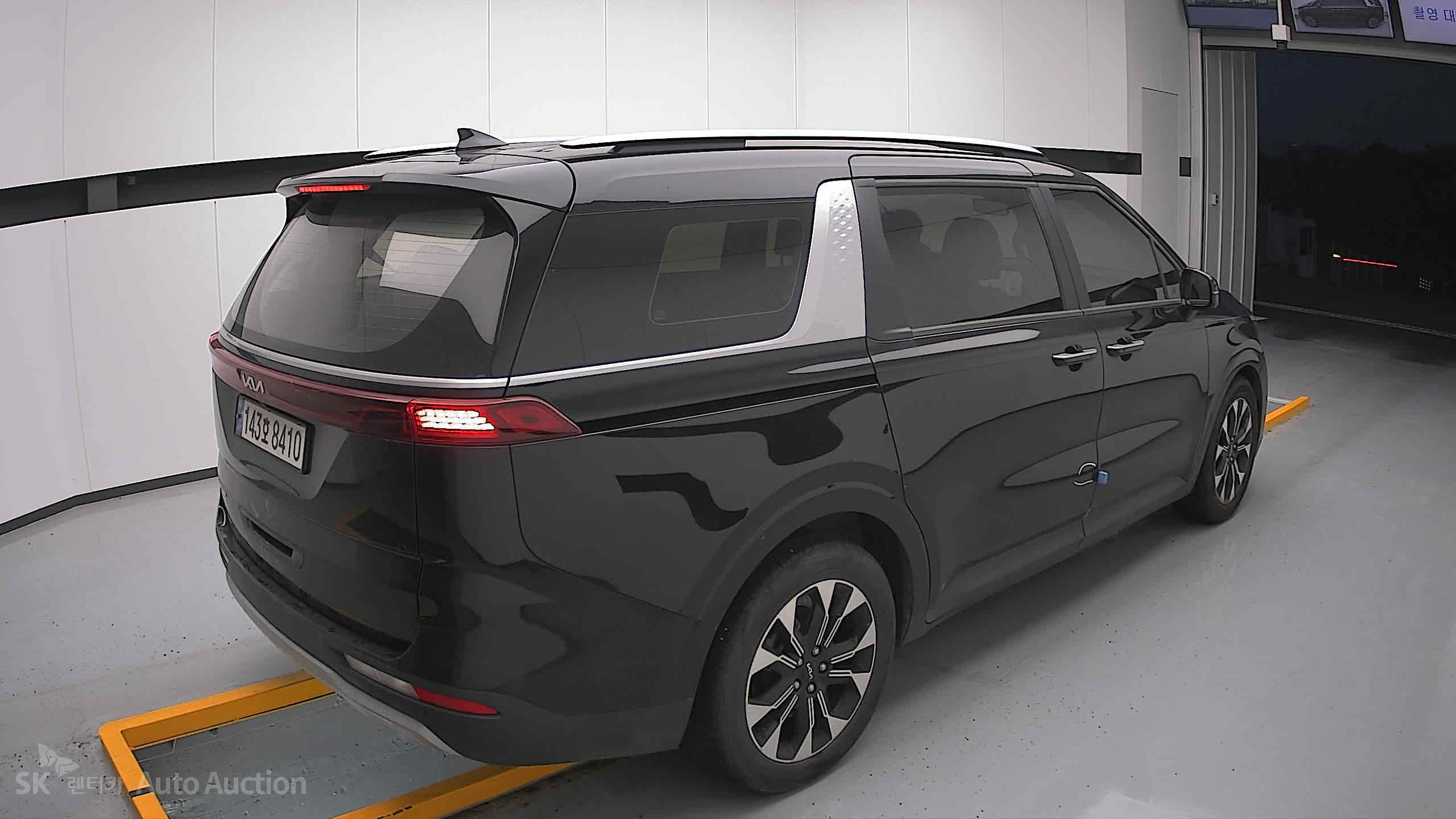 2022 - kia carnival