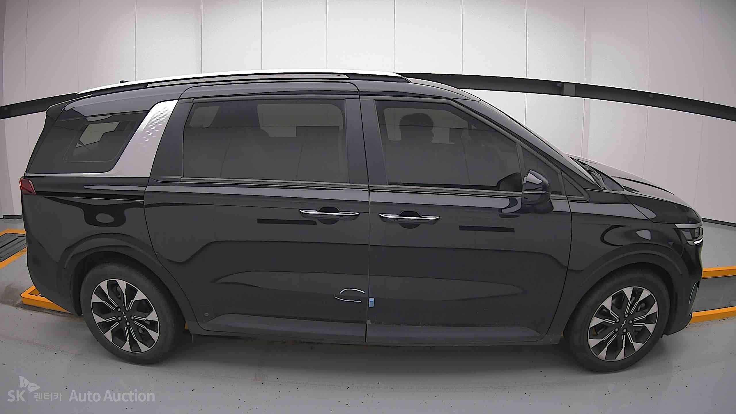 2022 - kia carnival