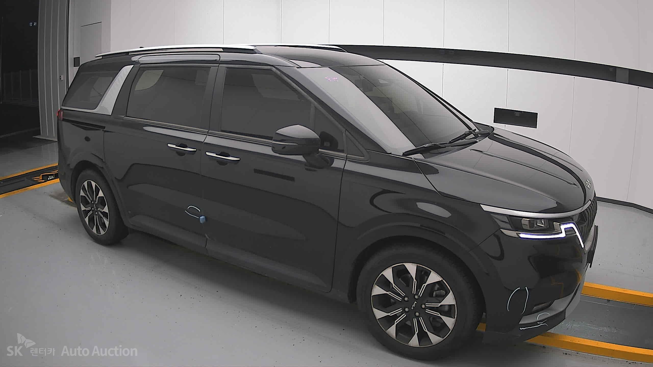 2022 - kia carnival