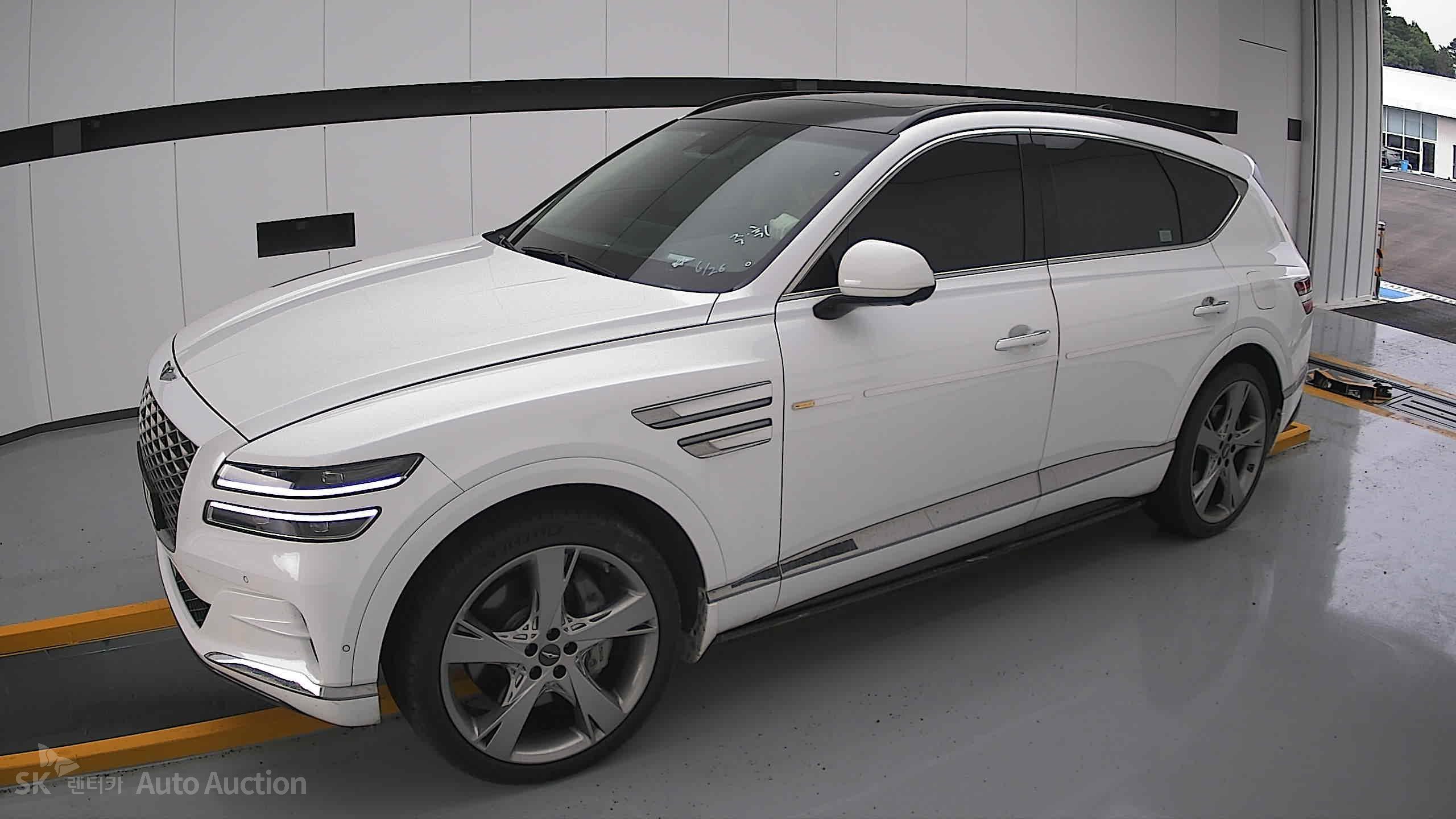 2021 - genesis gv80