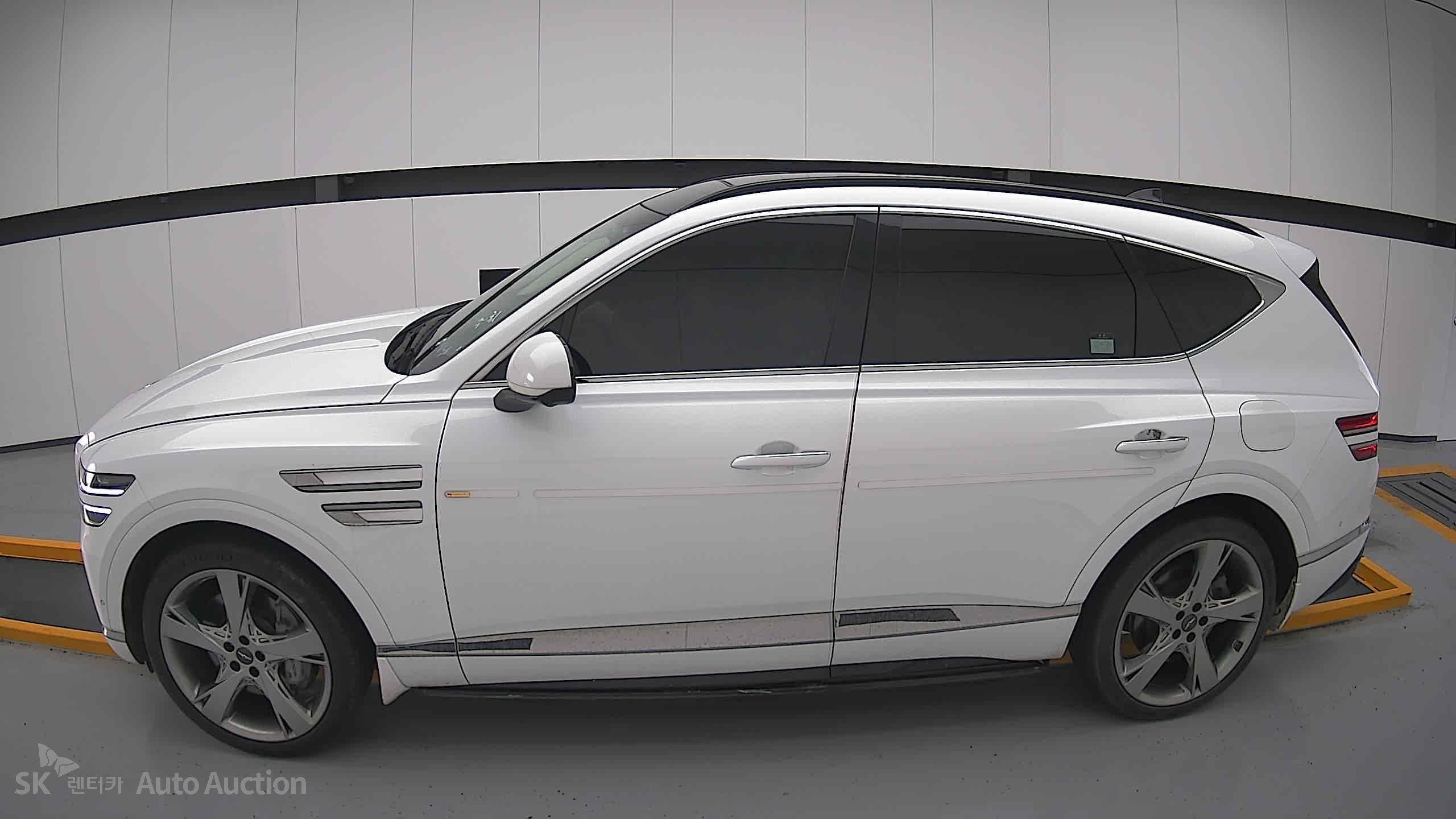 2021 - genesis gv80