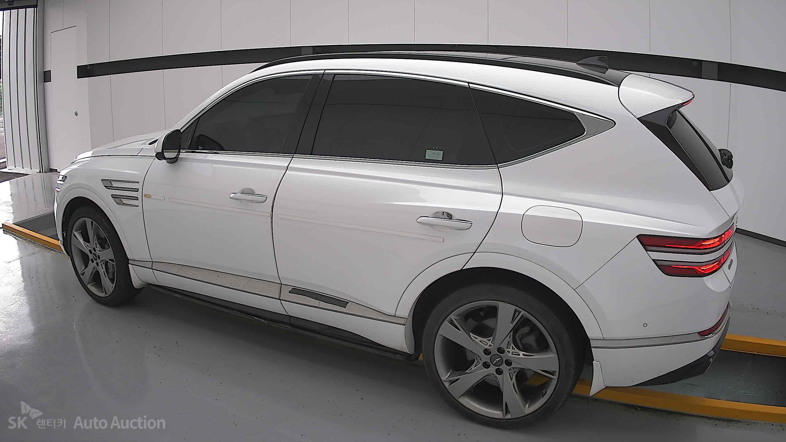 2021 - genesis gv80