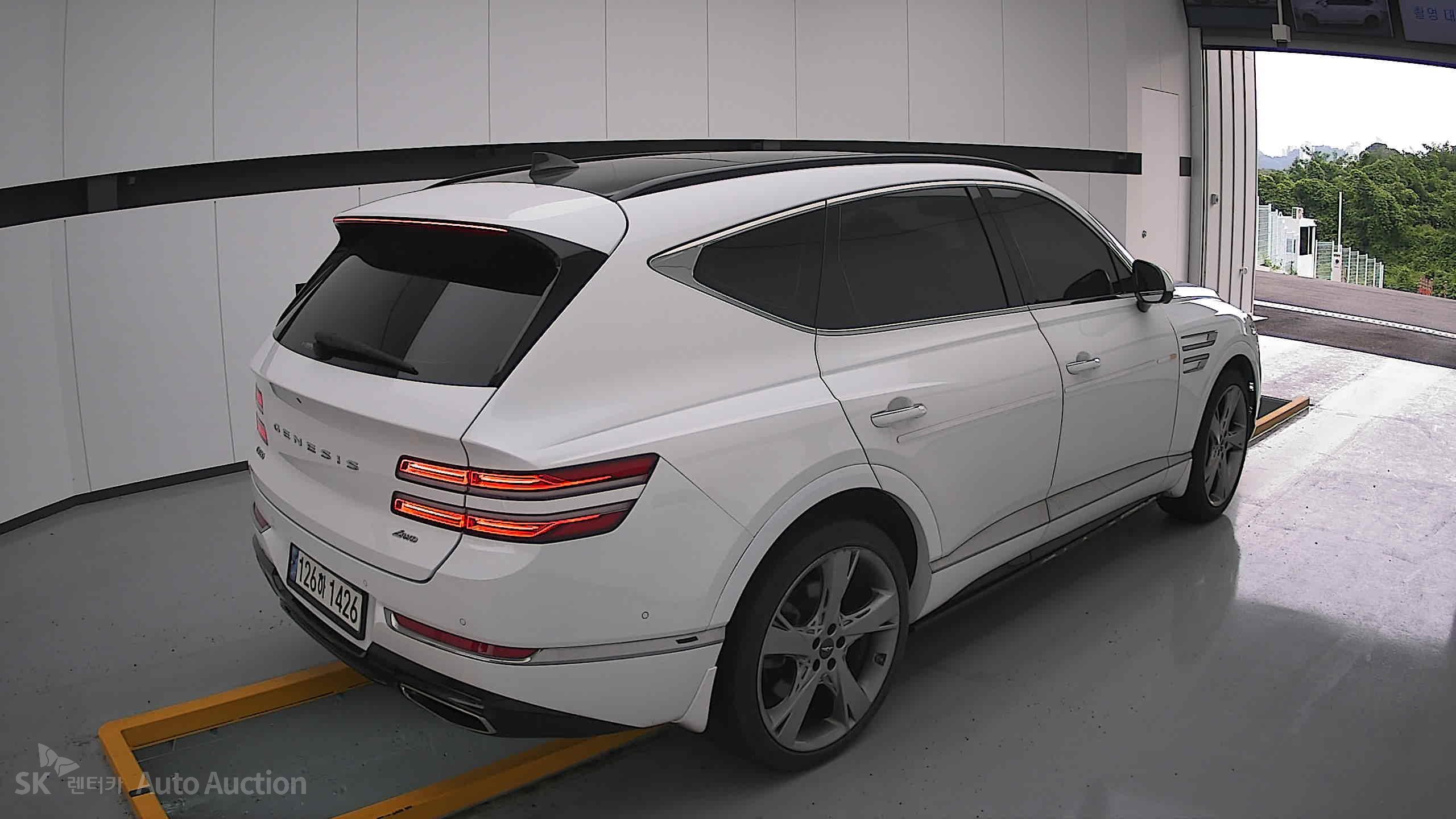 2021 - genesis gv80