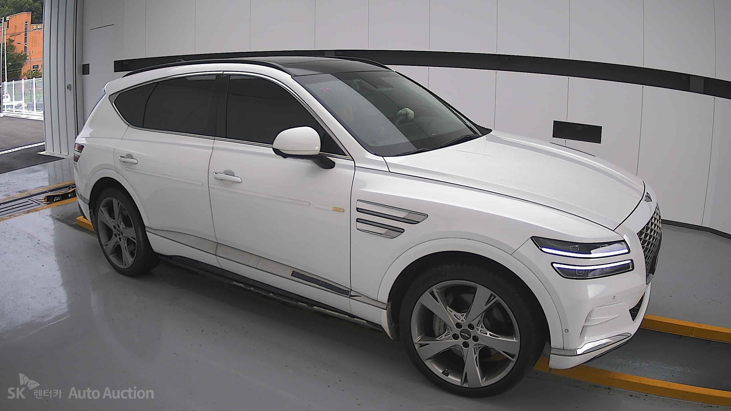 2021 - genesis gv80