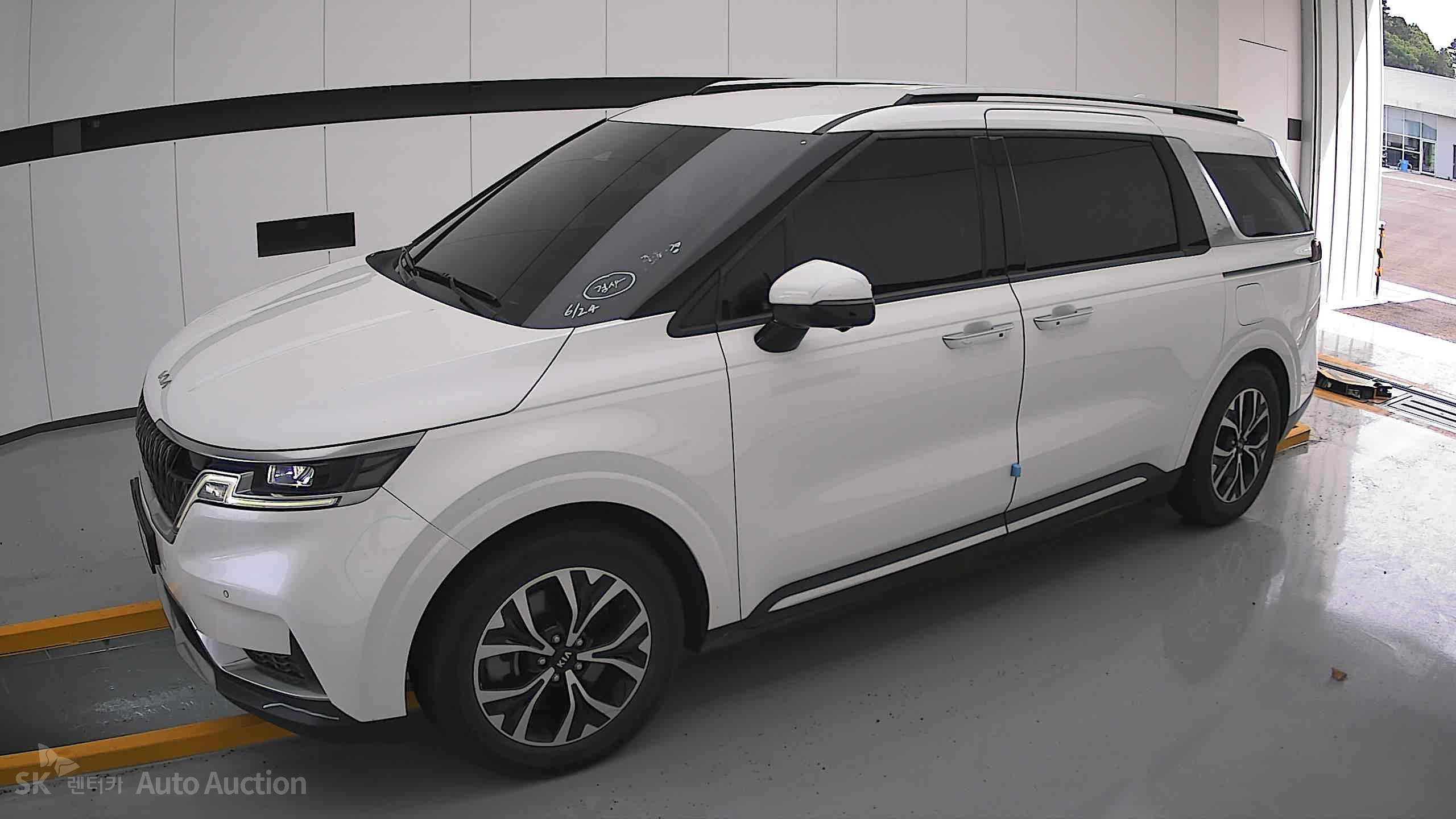 2021 - kia carnival