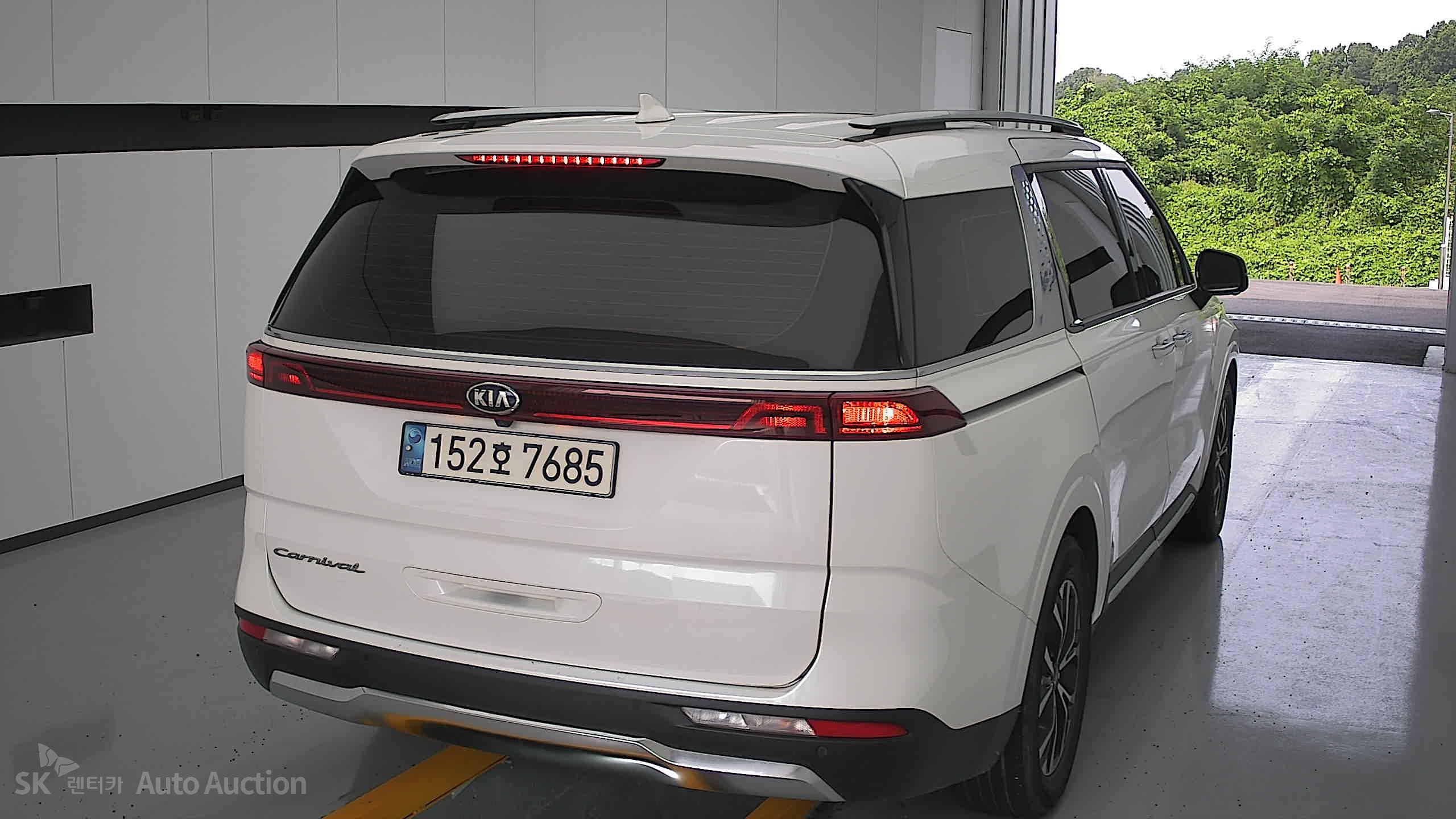 2021 - kia carnival