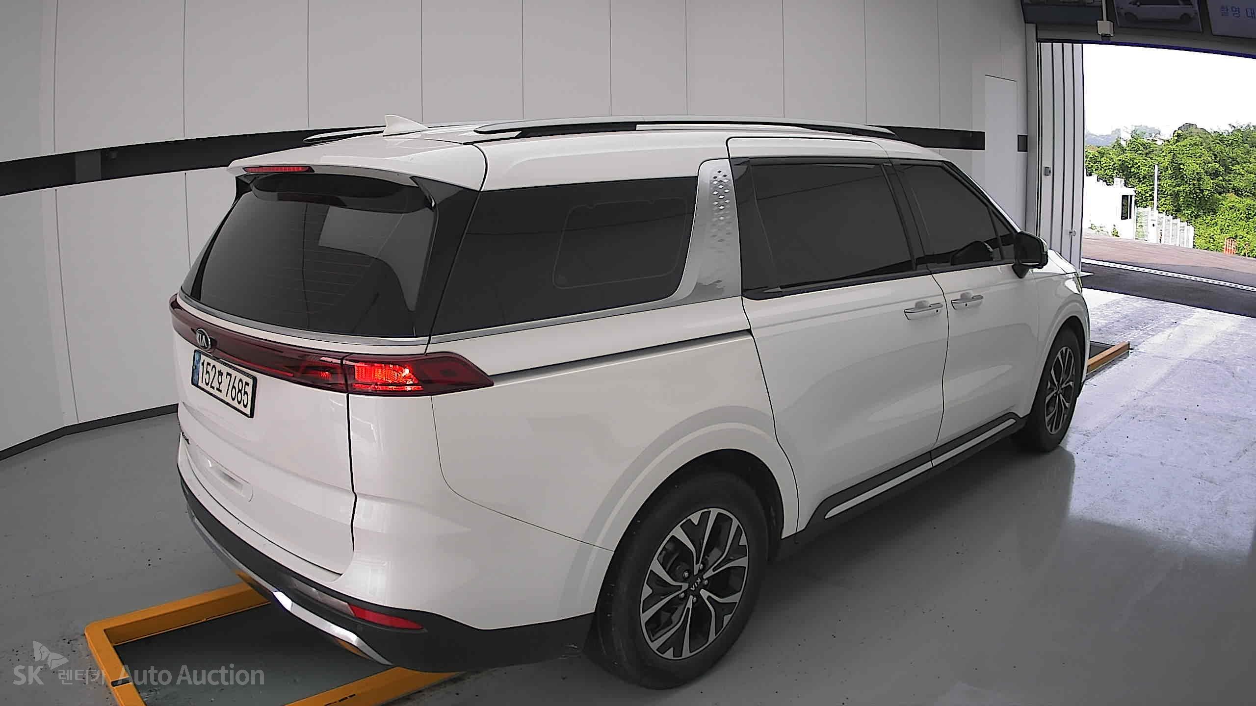 2021 - kia carnival