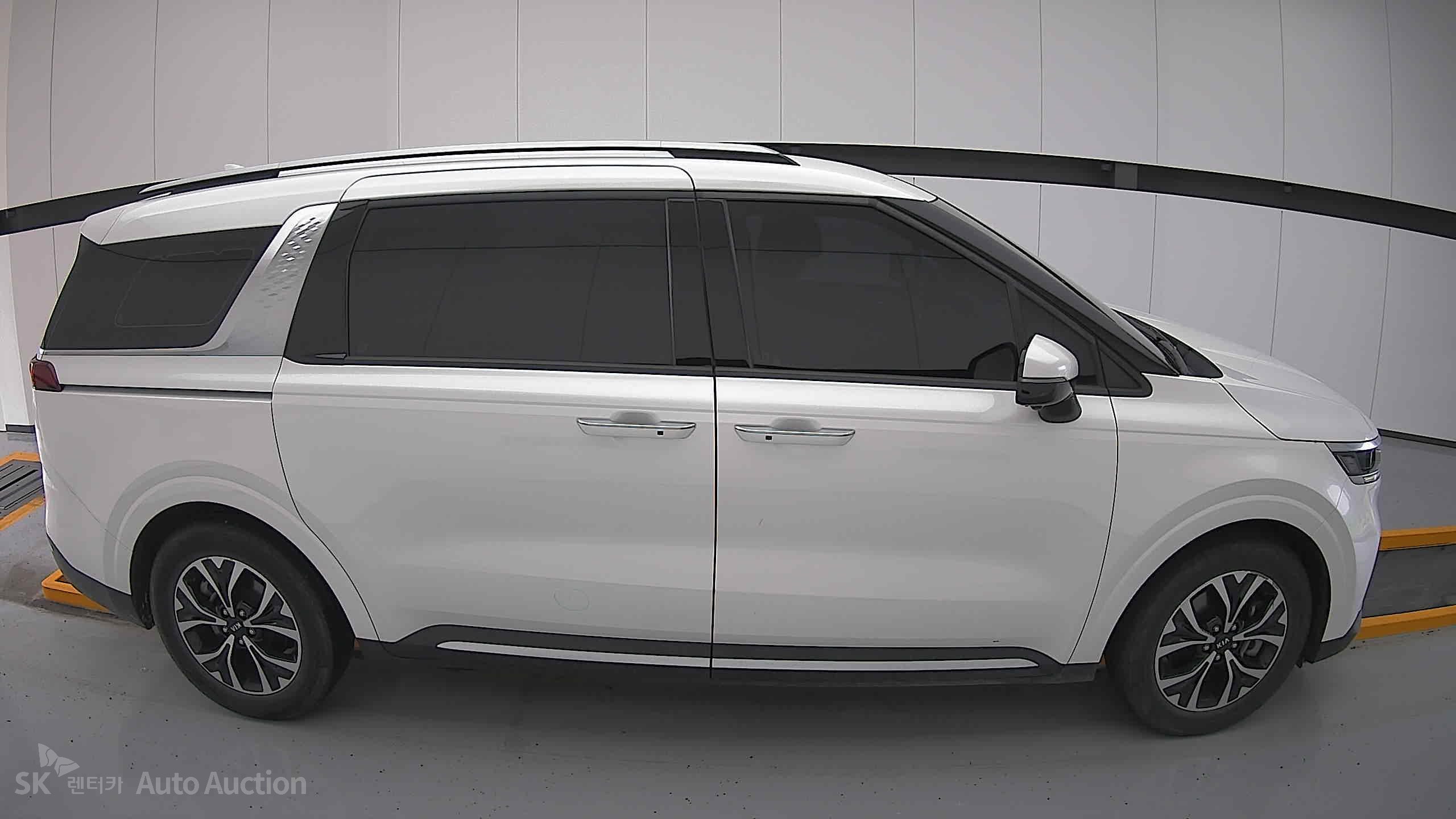 2021 - kia carnival