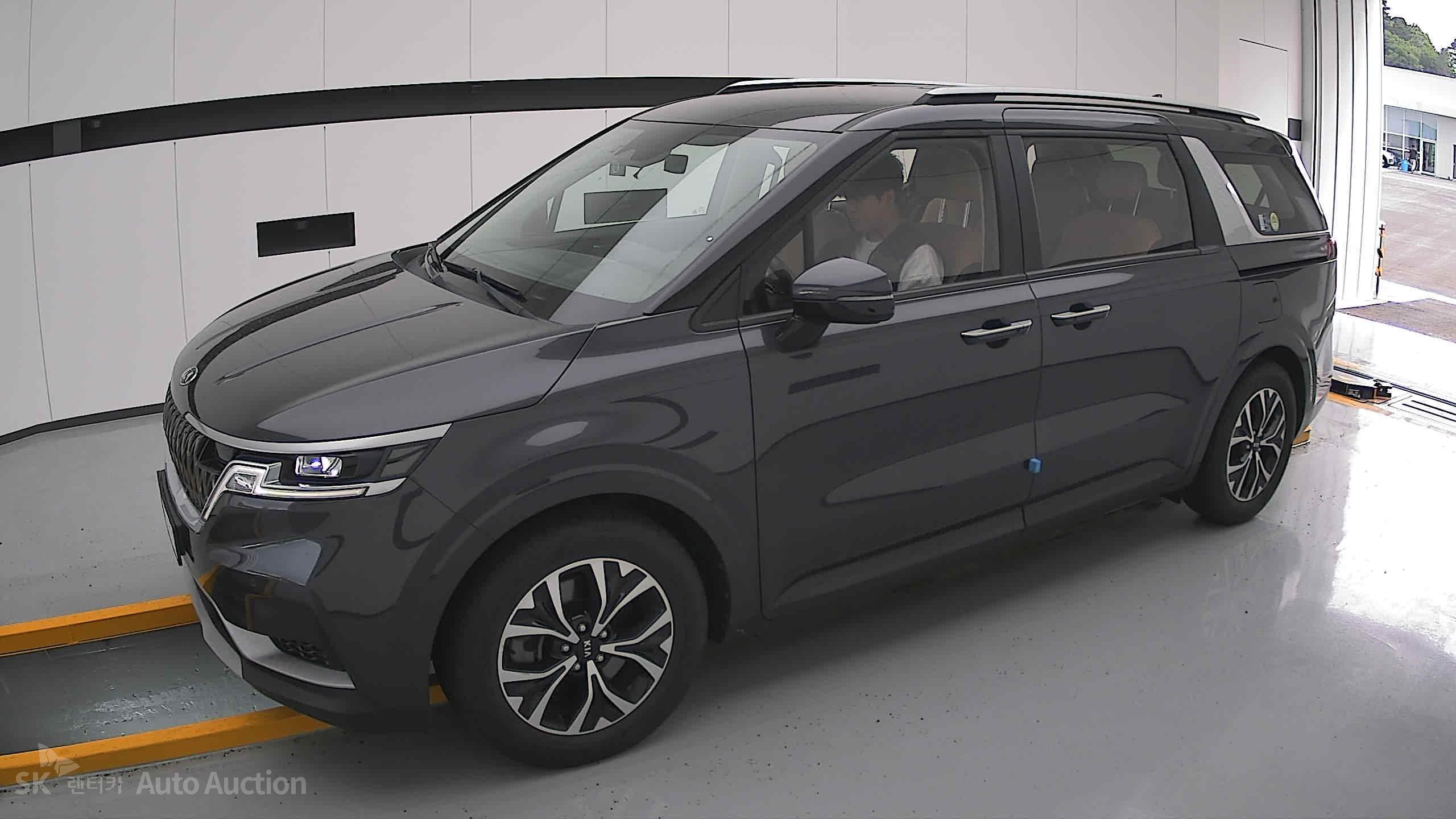 2021 - kia carnival