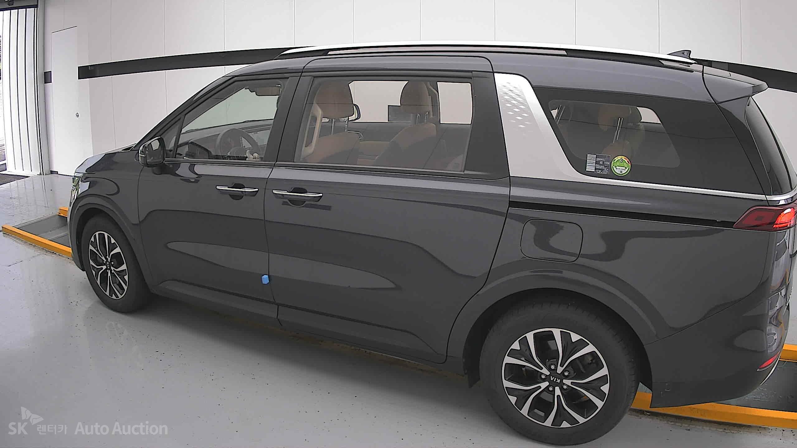2021 - kia carnival