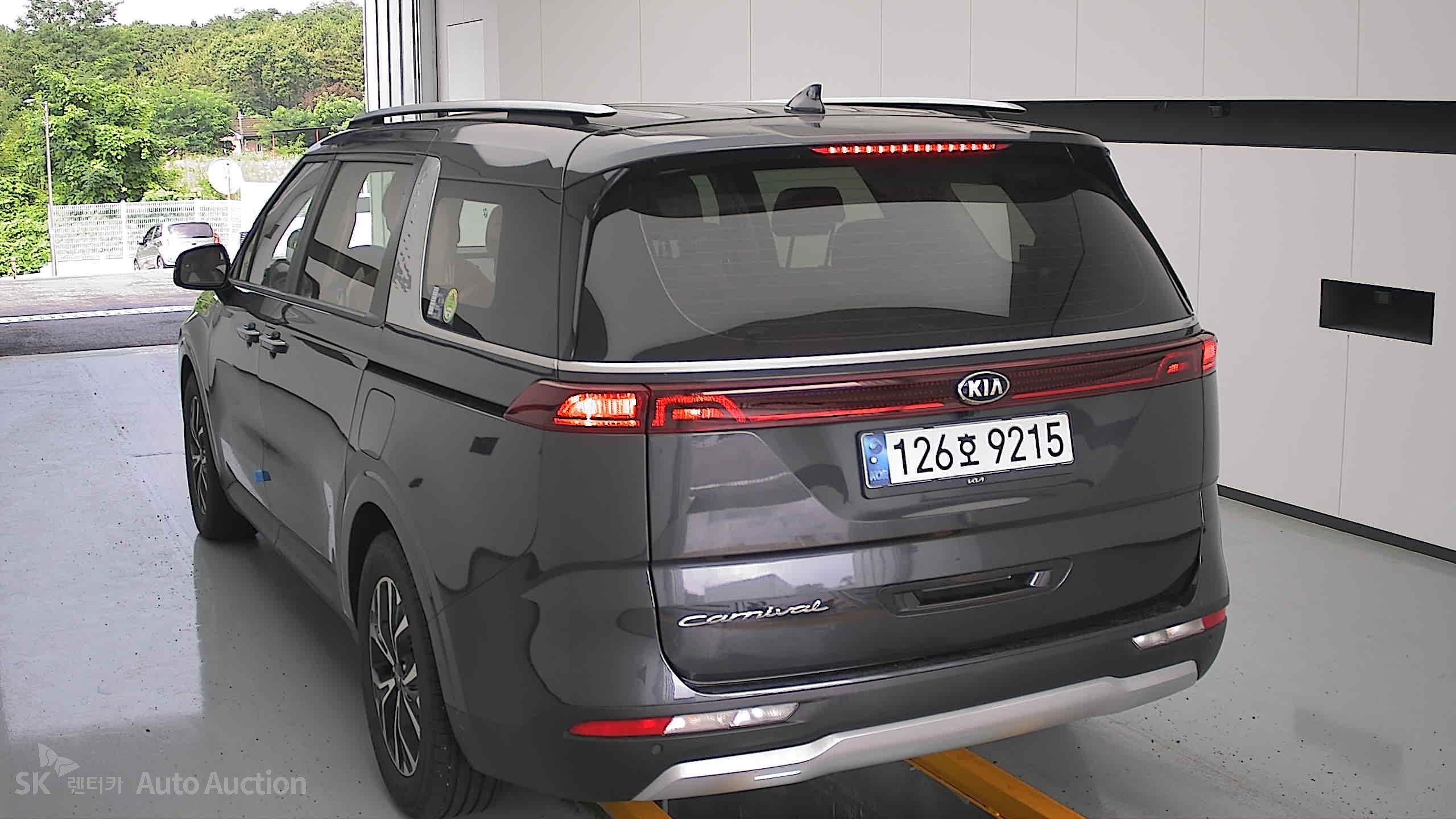 2021 - kia carnival