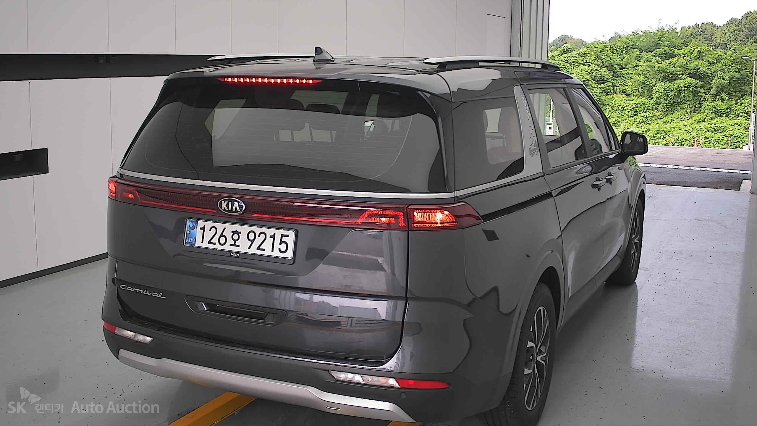 2021 - kia carnival