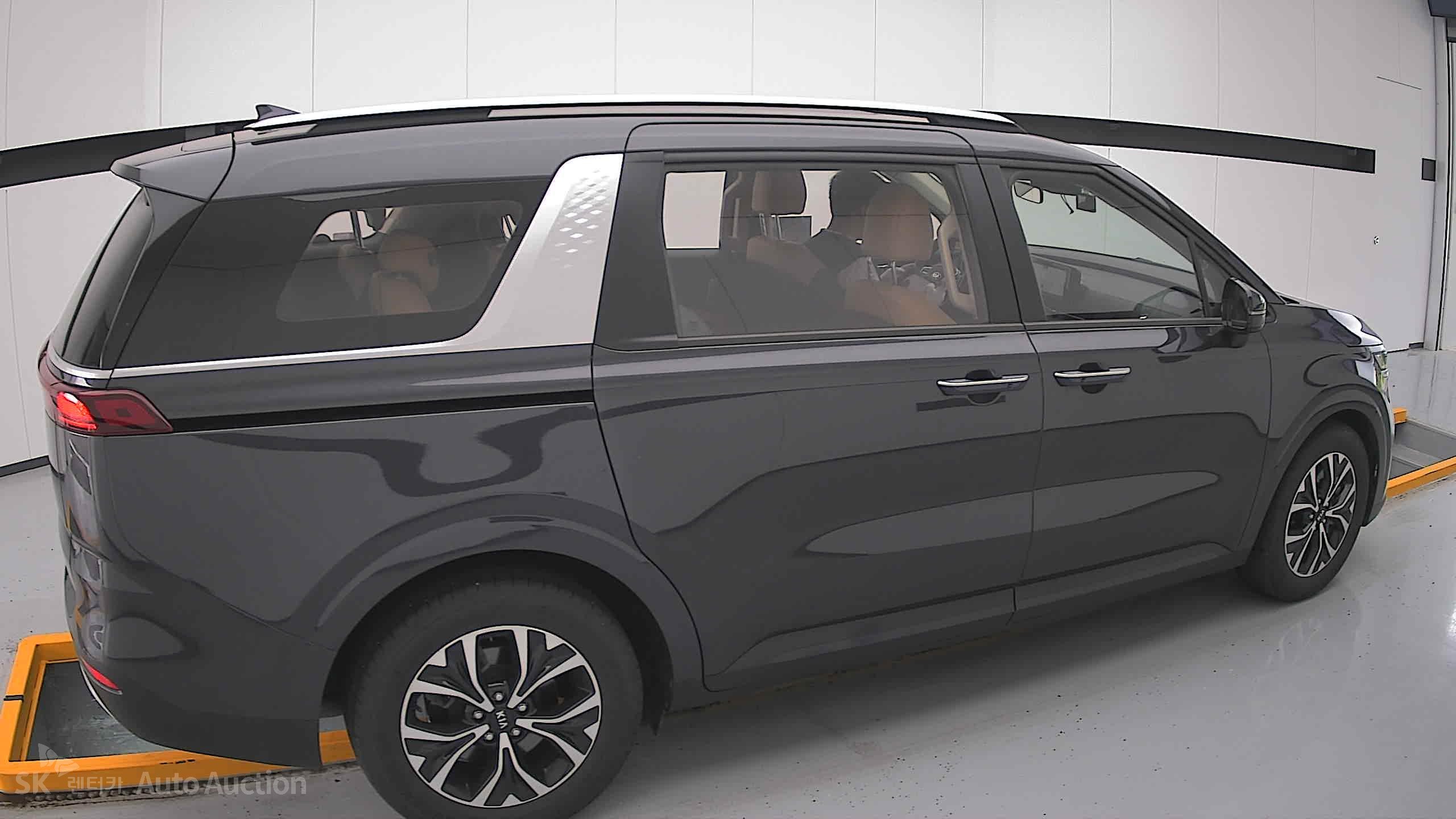 2021 - kia carnival