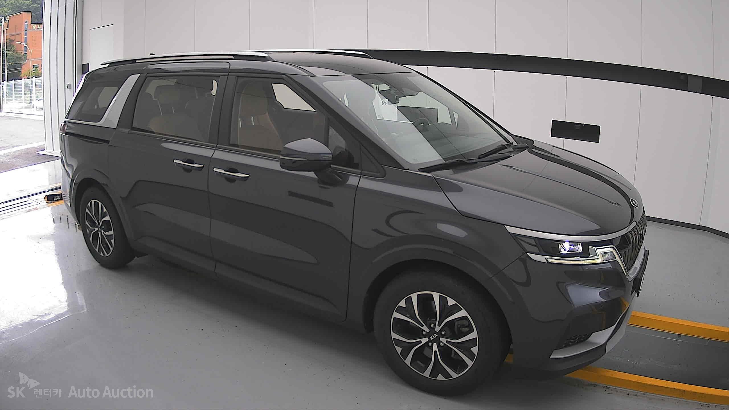 2021 - kia carnival