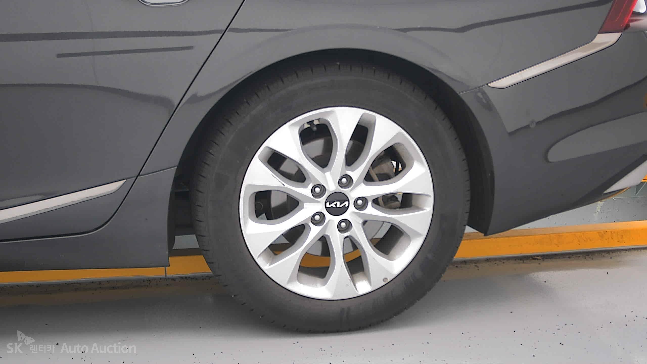 2023 - kia k8