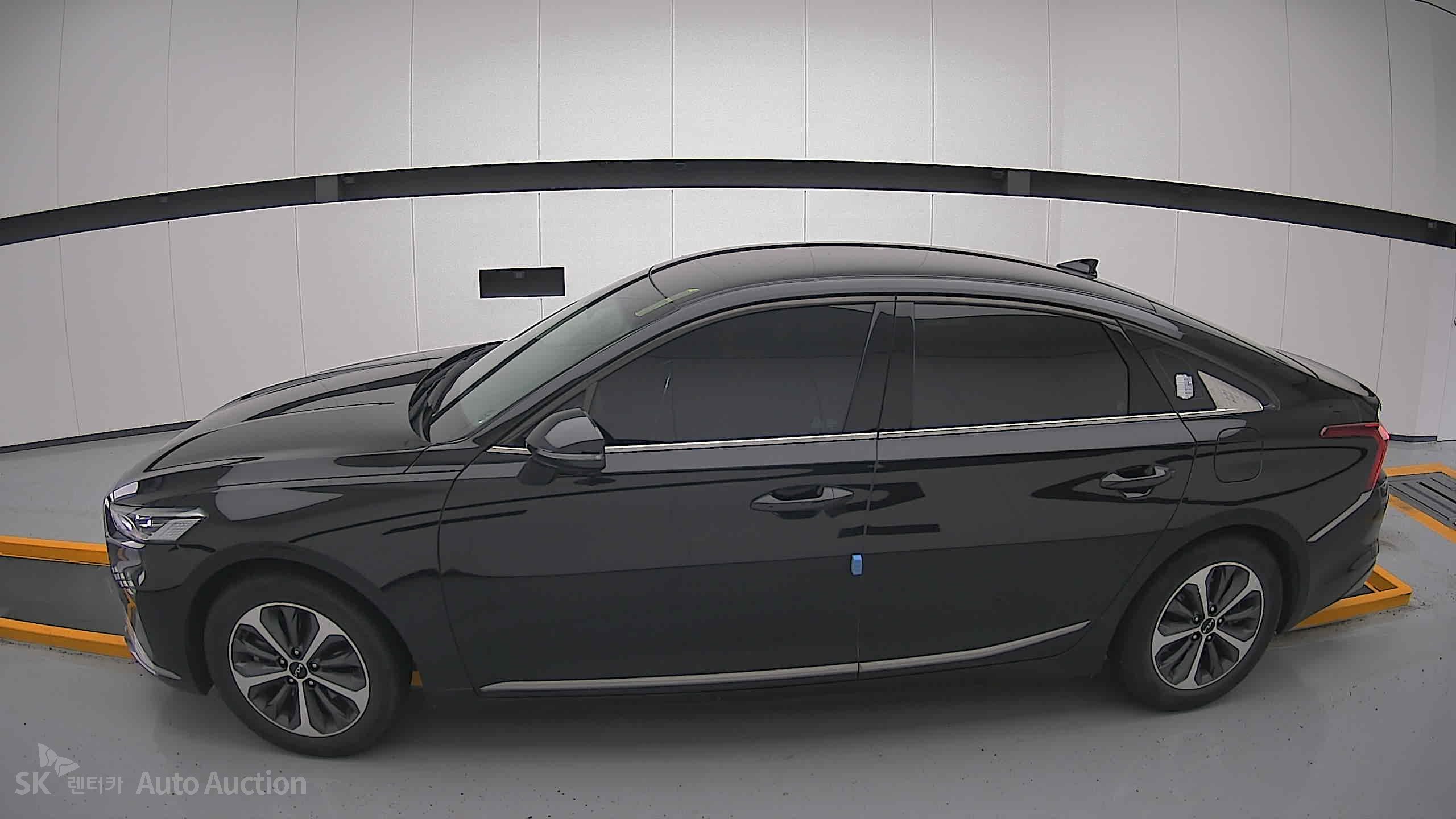 2023 - kia k8