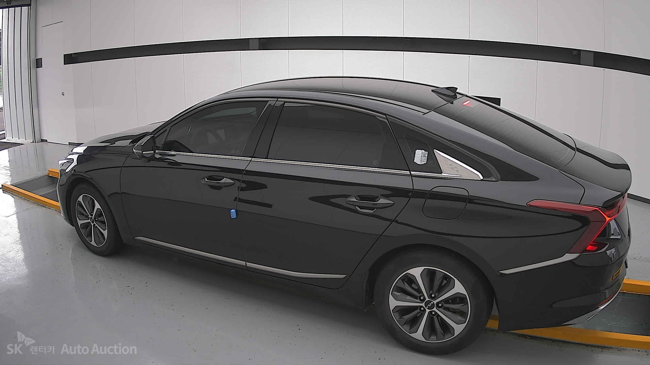 2023 - kia k8