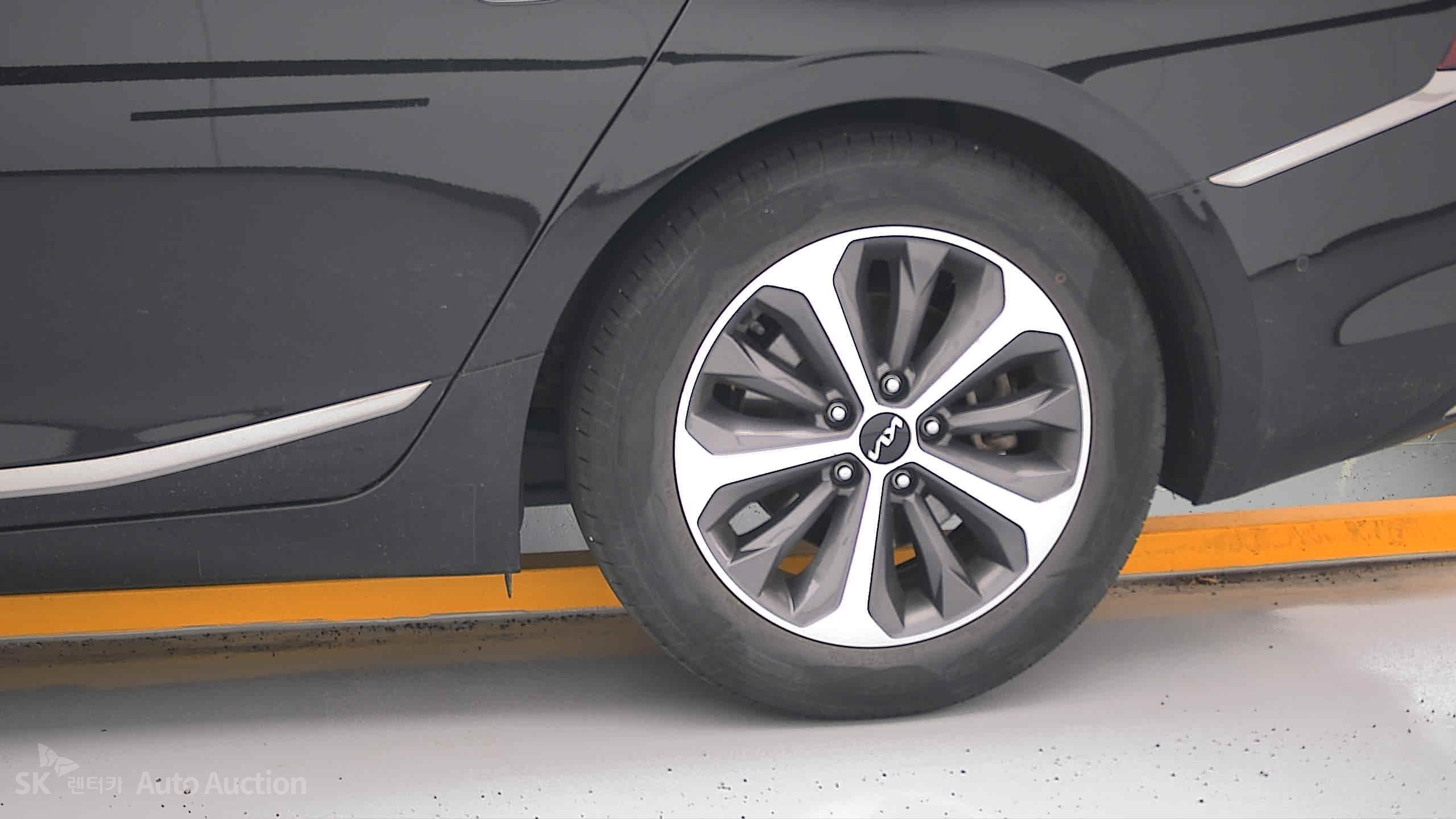 2023 - kia k8