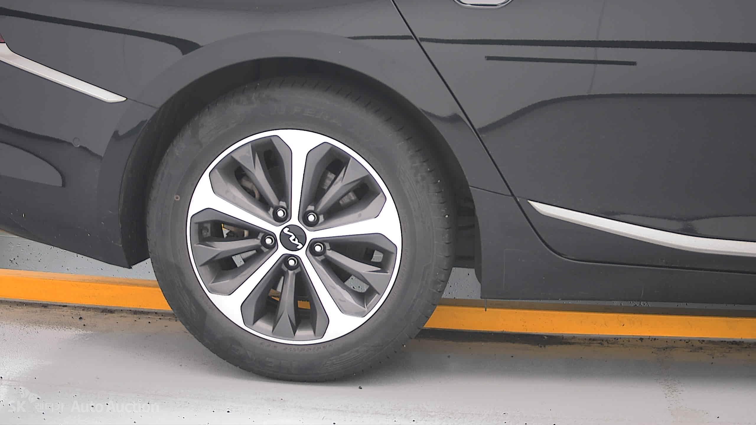 2023 - kia k8