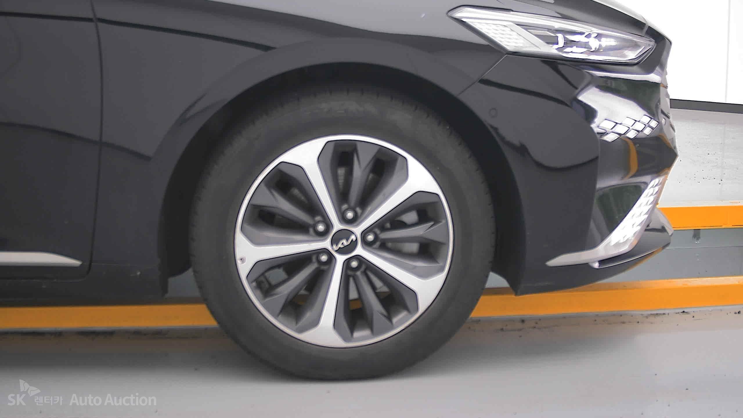 2023 - kia k8