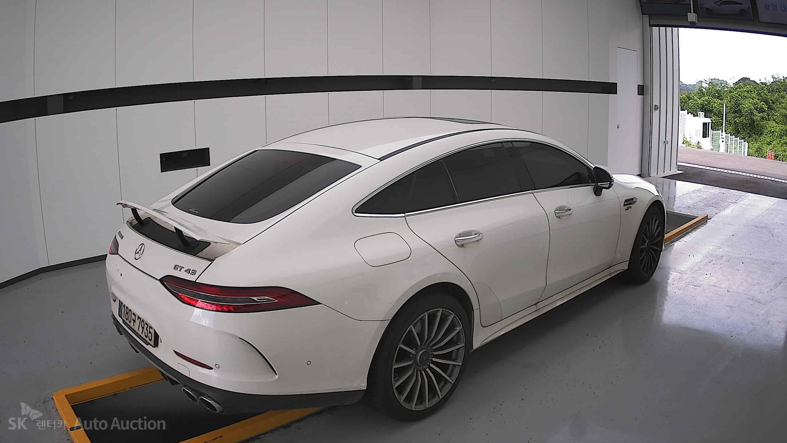 2021 - mercedes-benz amg gt 43