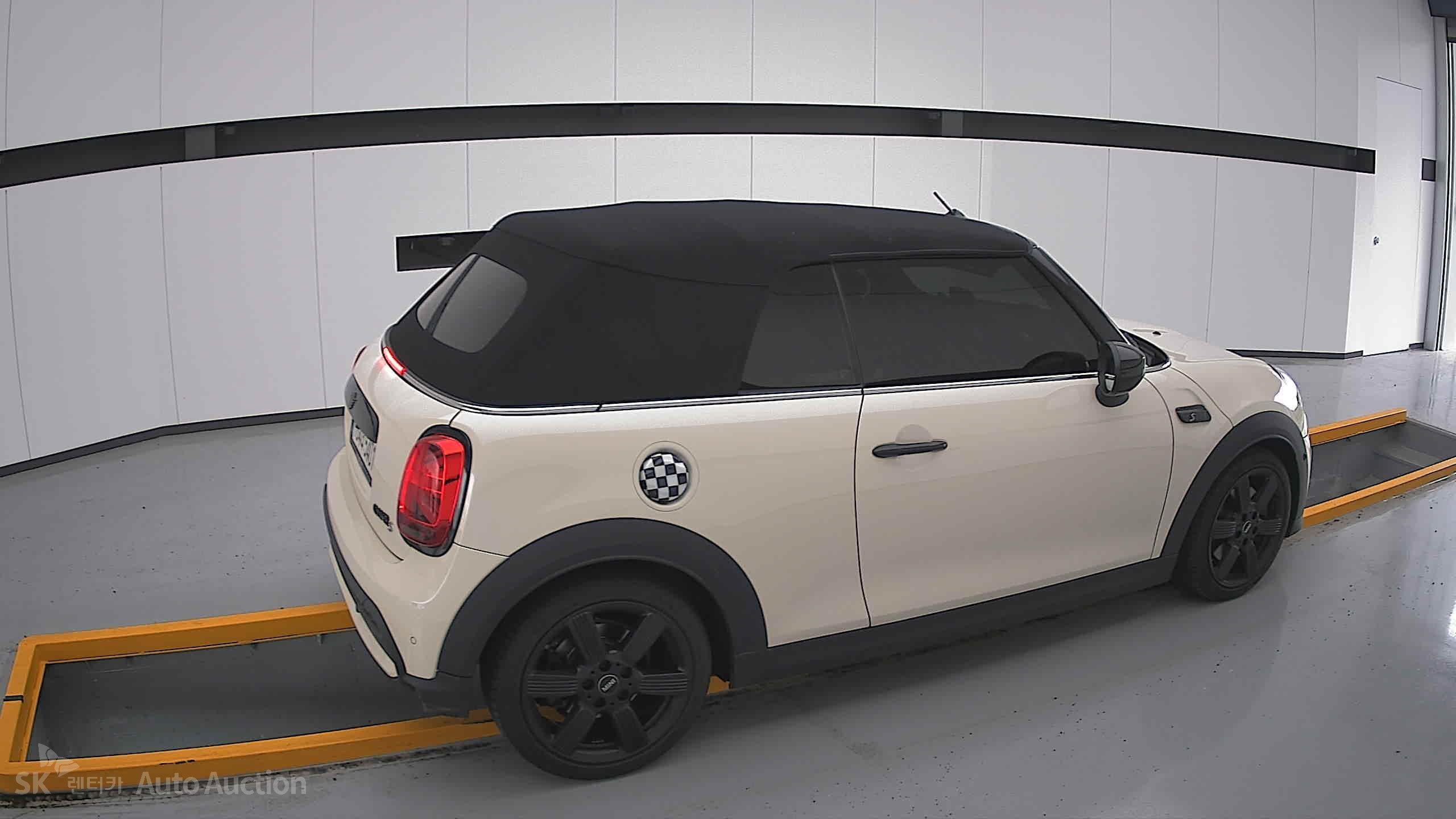 Mini Cooper 2022 — صورة 18