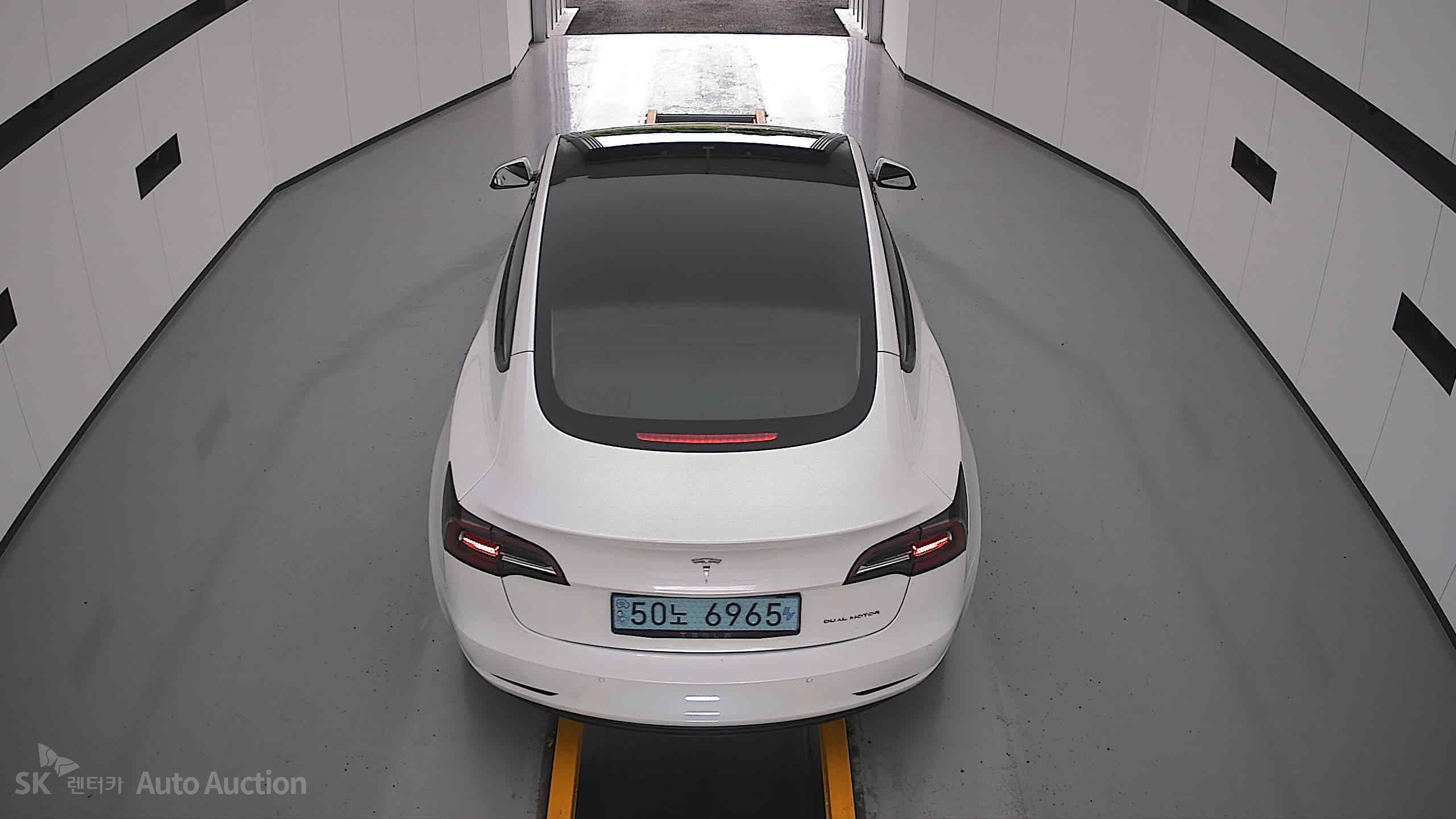 Tesla Model 3 2022 — صورة 23
