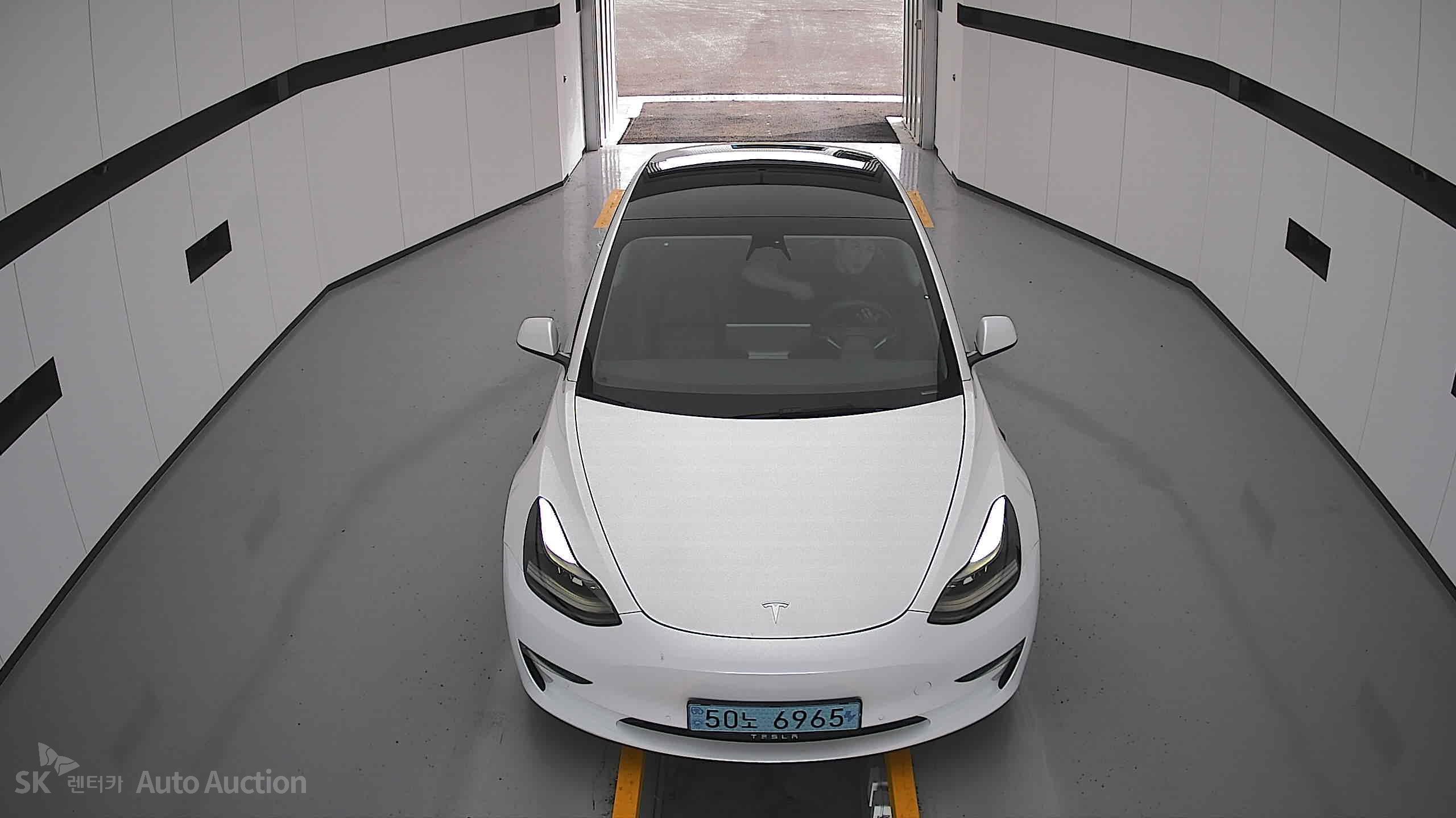 Tesla Model 3 2022 — صورة 24