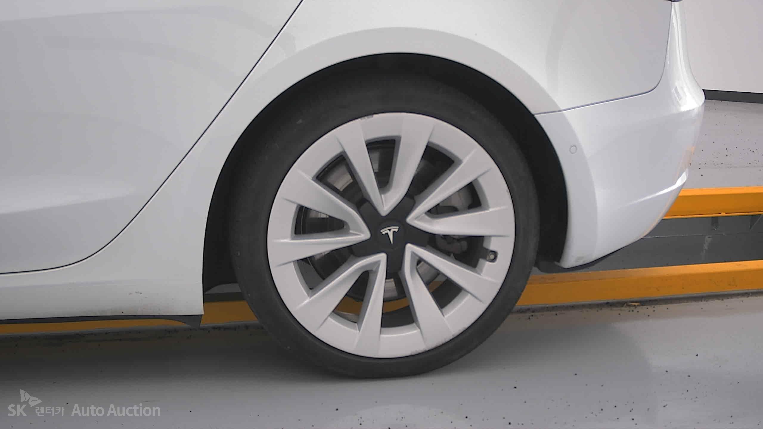 Tesla Model 3 2022 — صورة 26