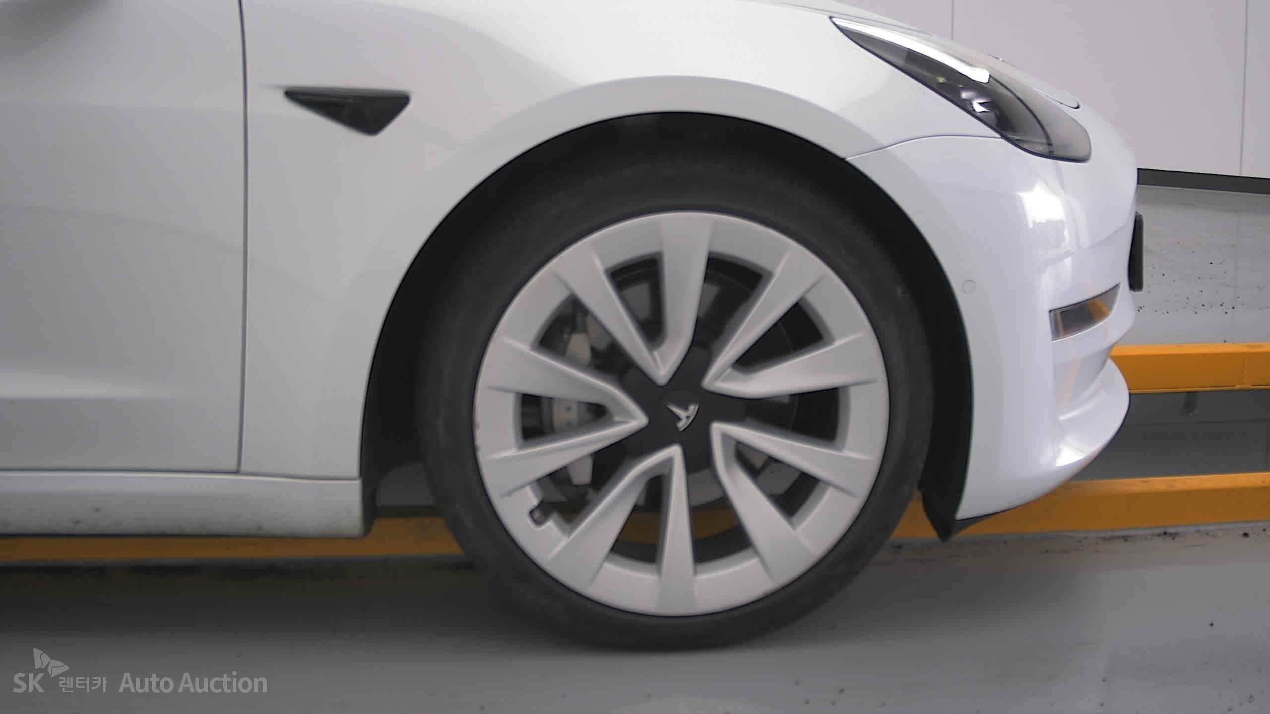 Tesla Model 3 2022 — صورة 28