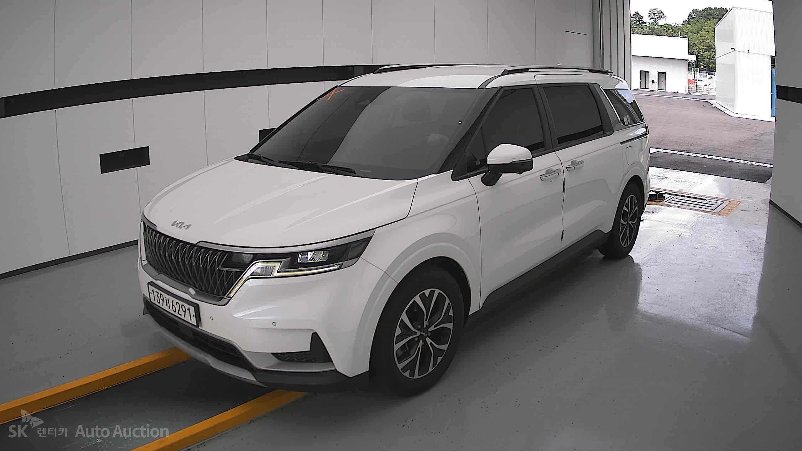 2023 - kia carnival
