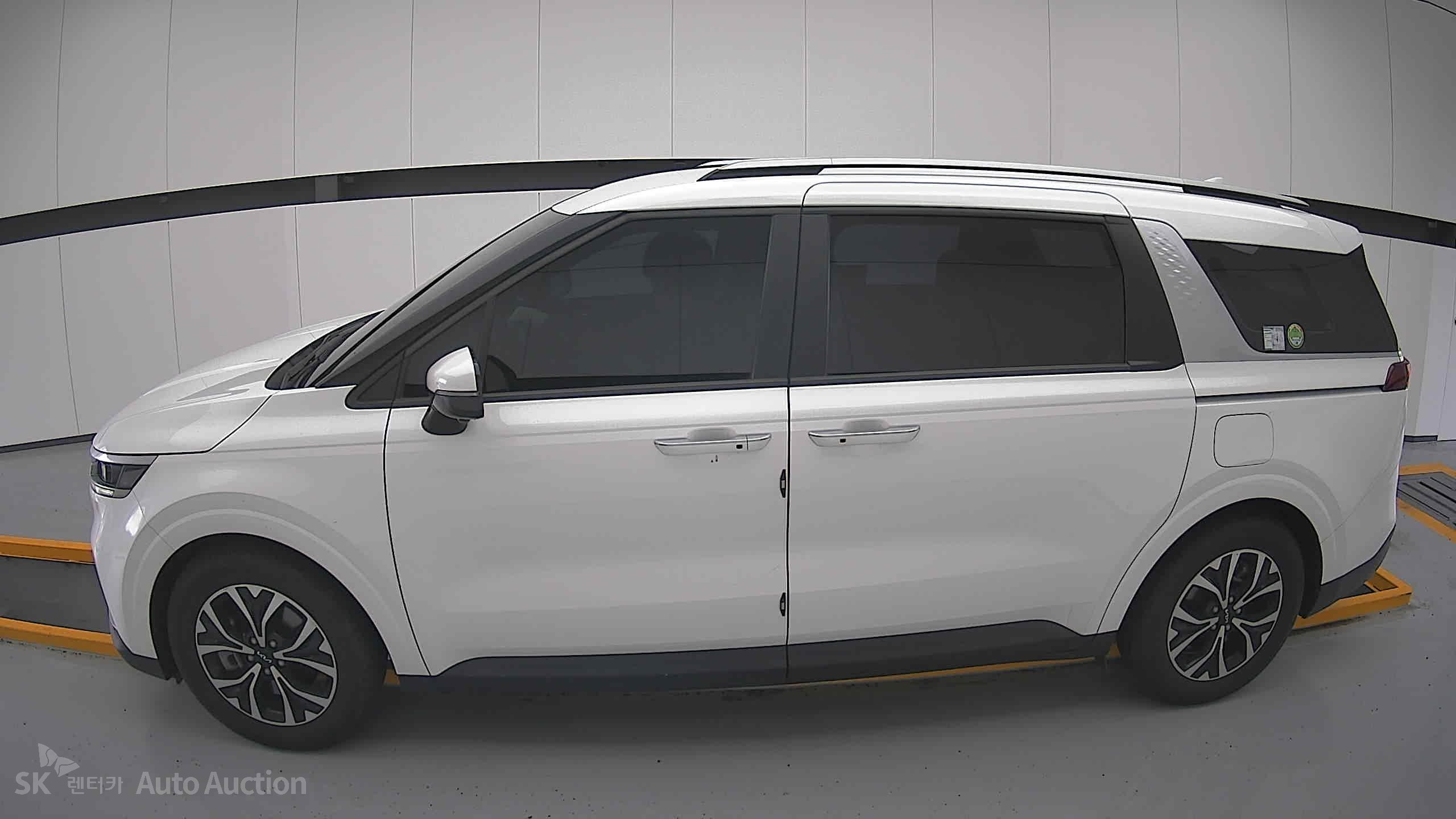 2023 - kia carnival