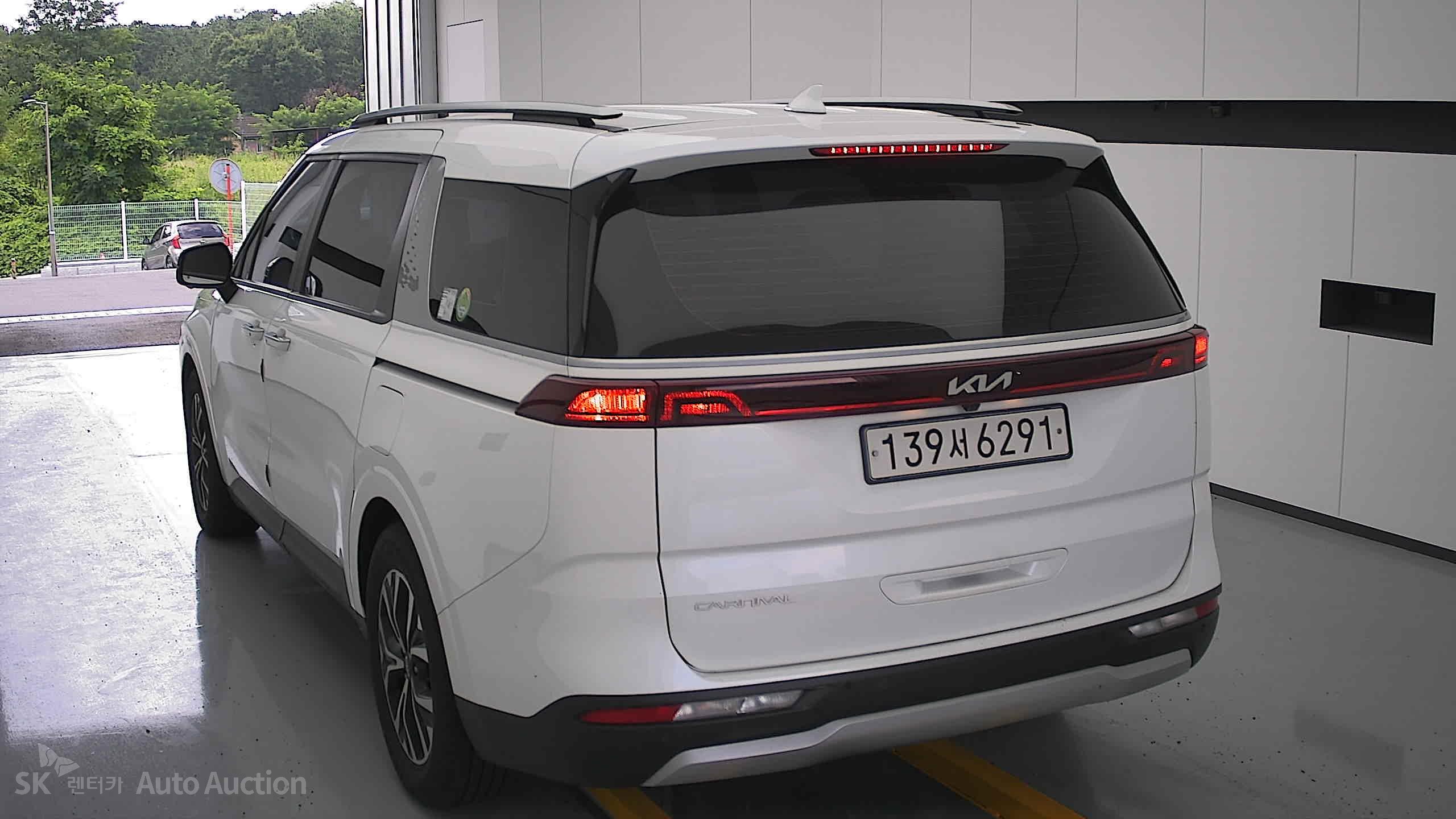 2023 - kia carnival