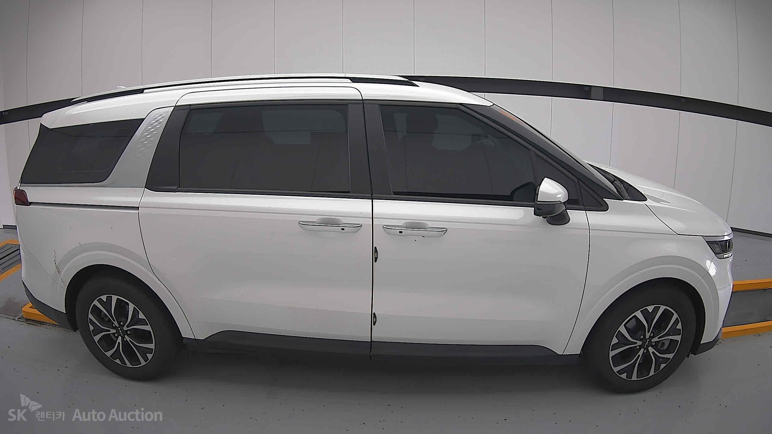 2023 - kia carnival