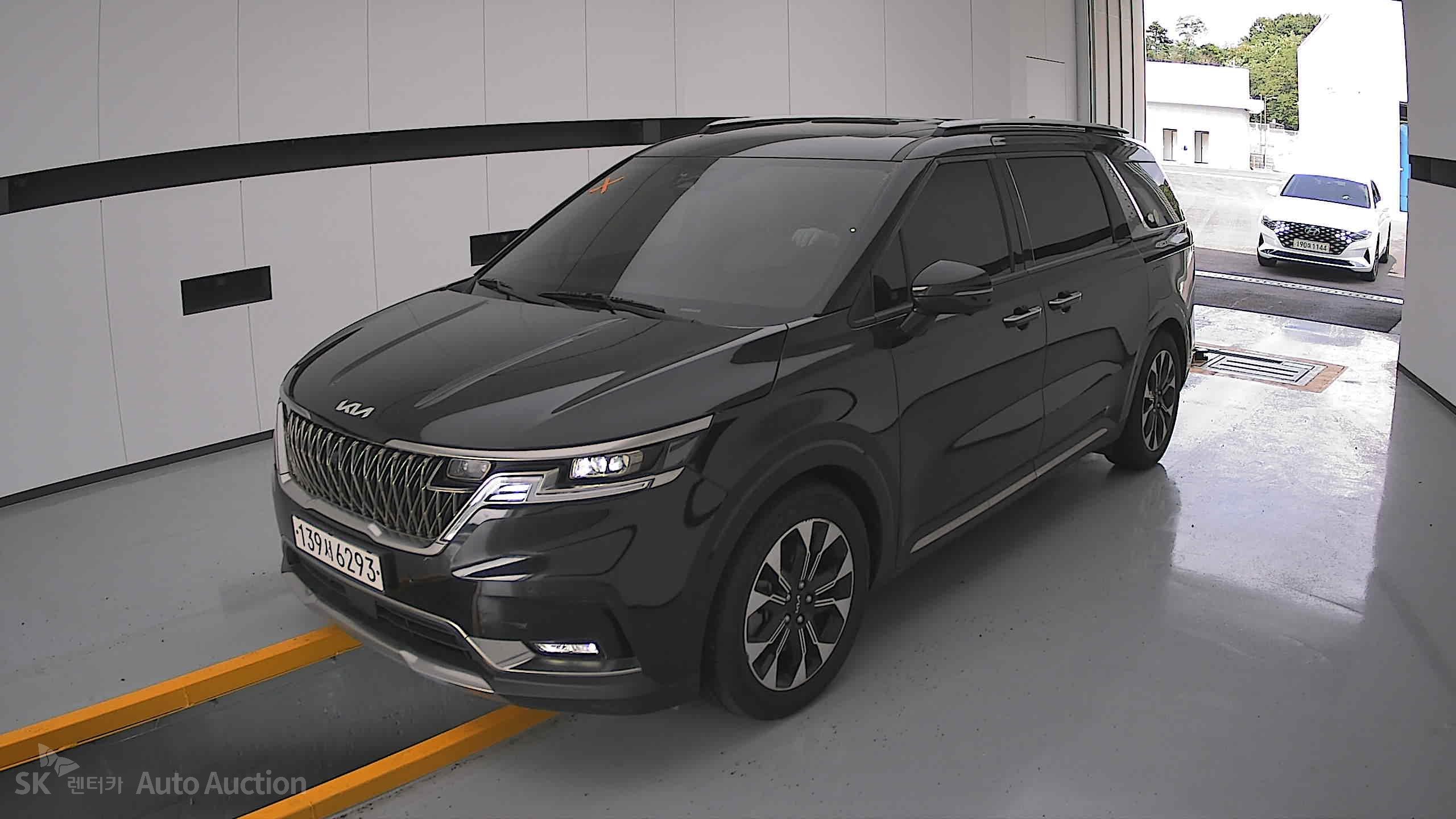 2023 - kia carnival