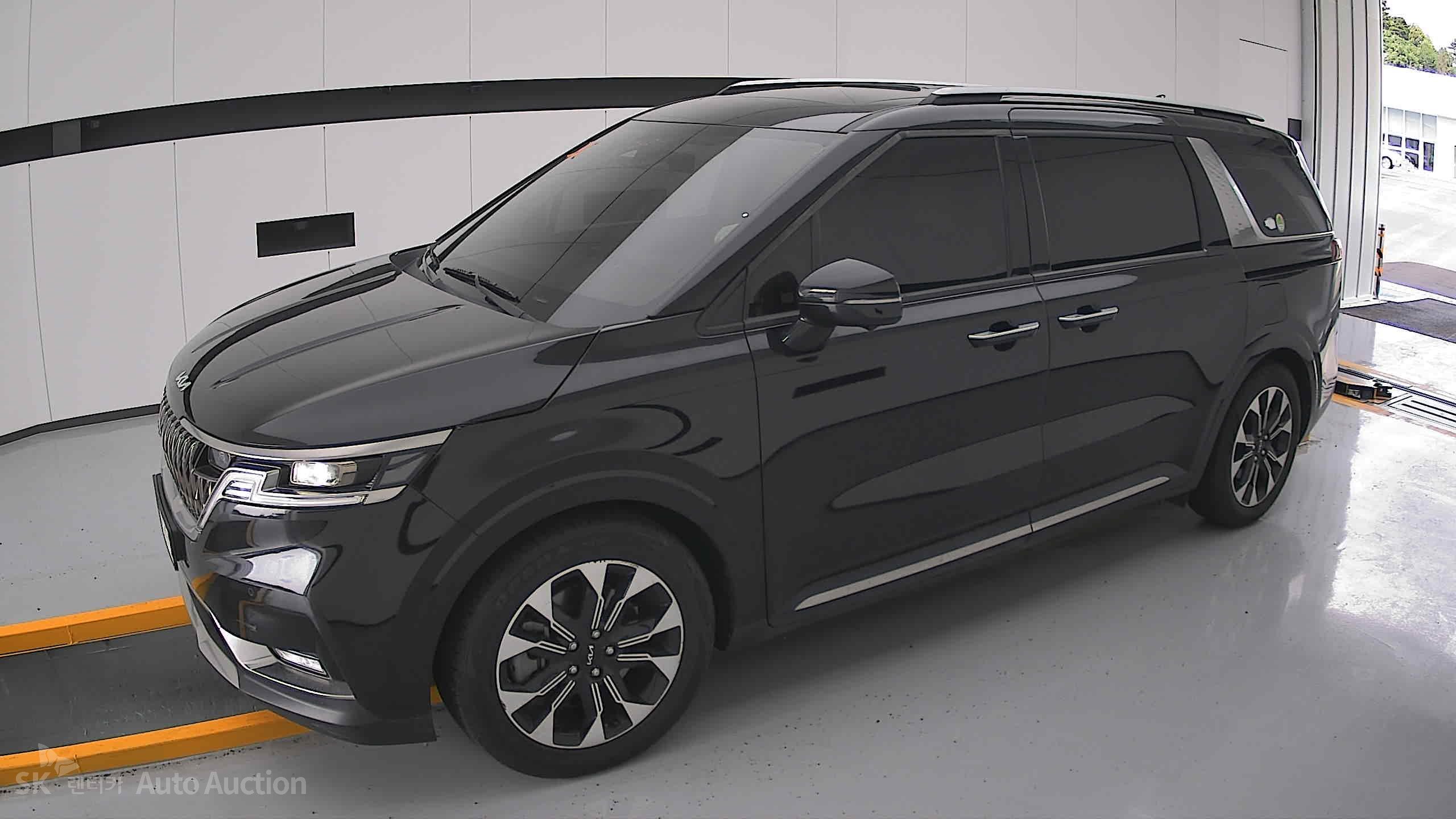 2023 - kia carnival
