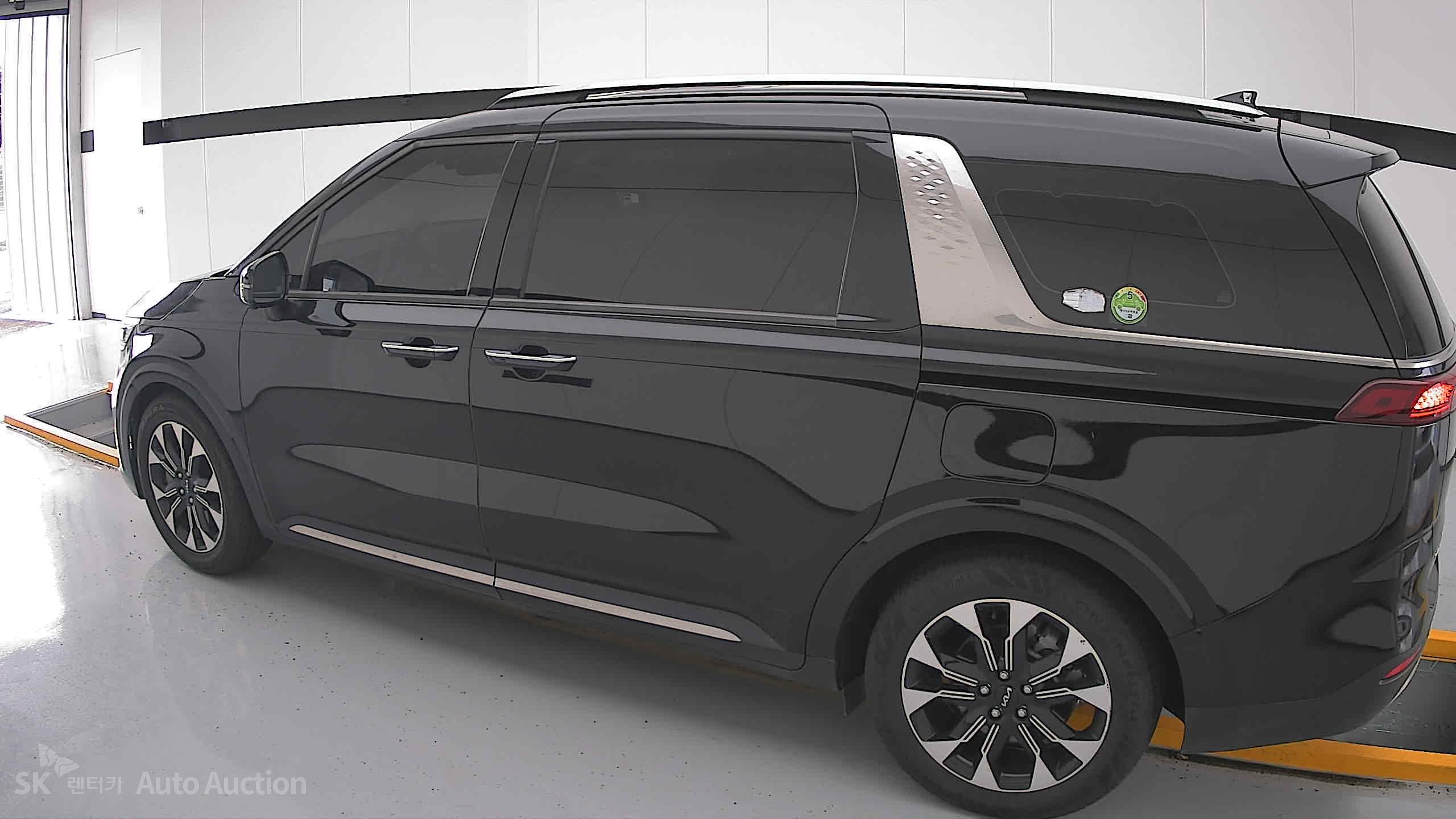 2023 - kia carnival