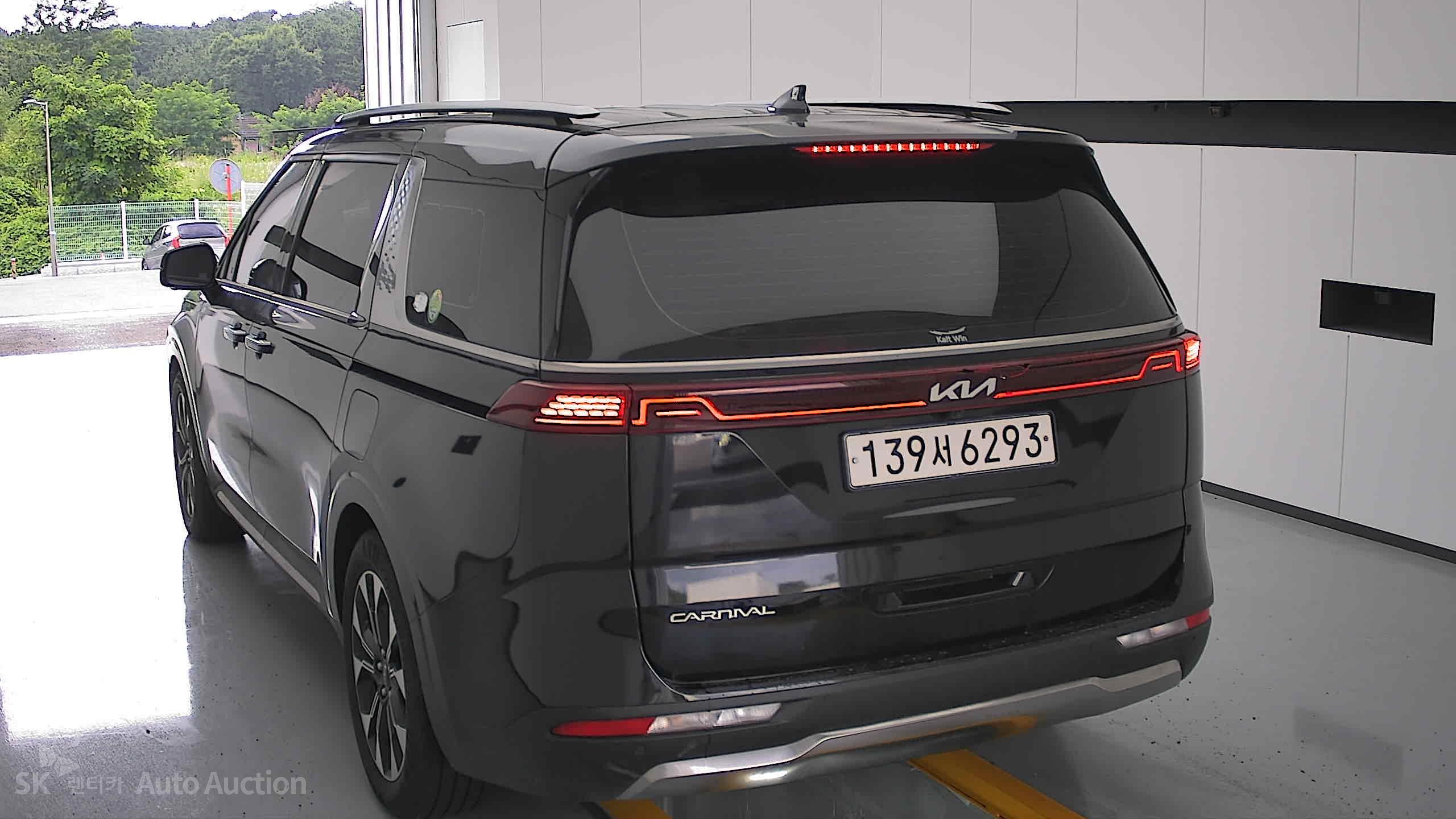 2023 - kia carnival