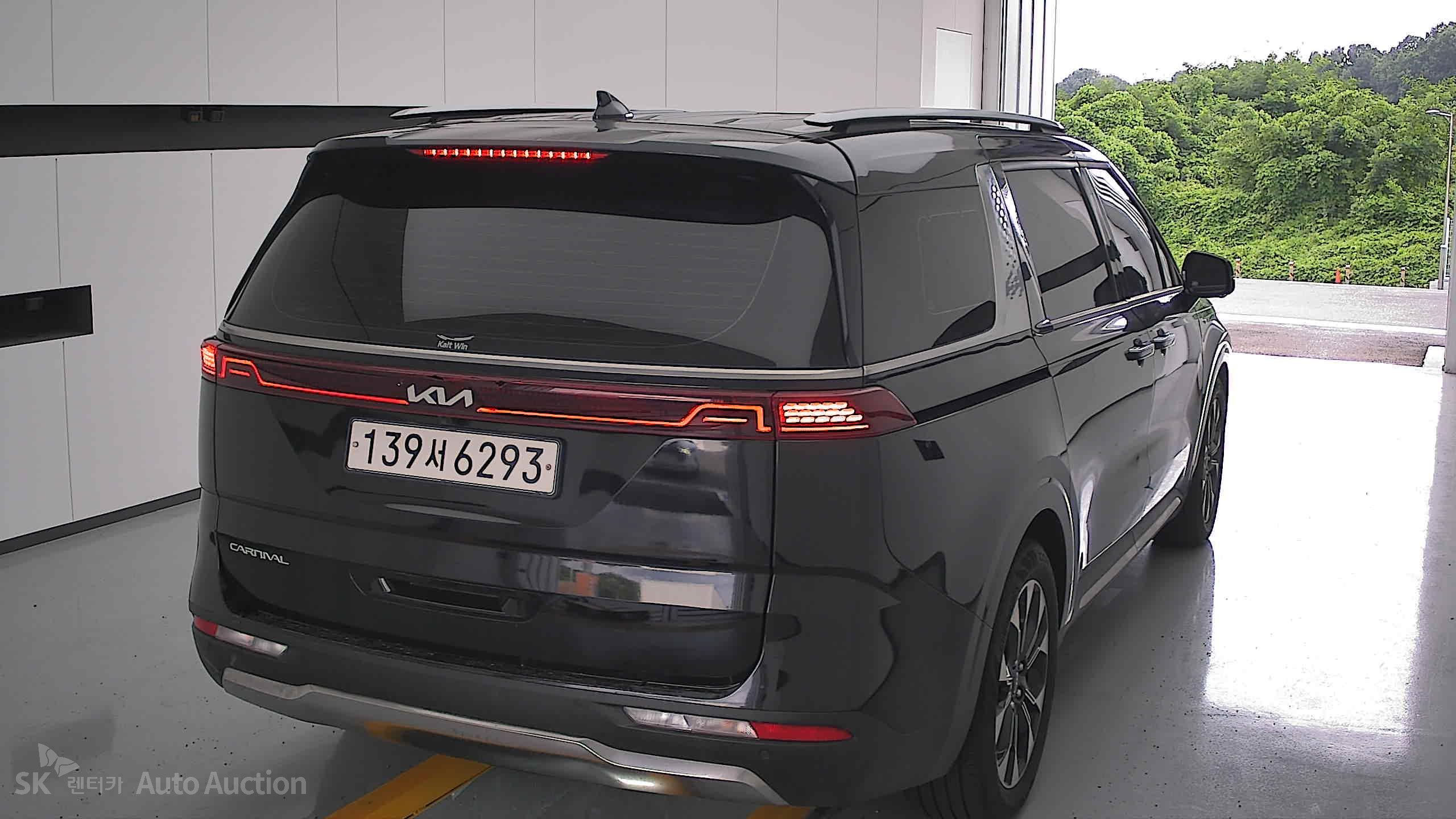 2023 - kia carnival