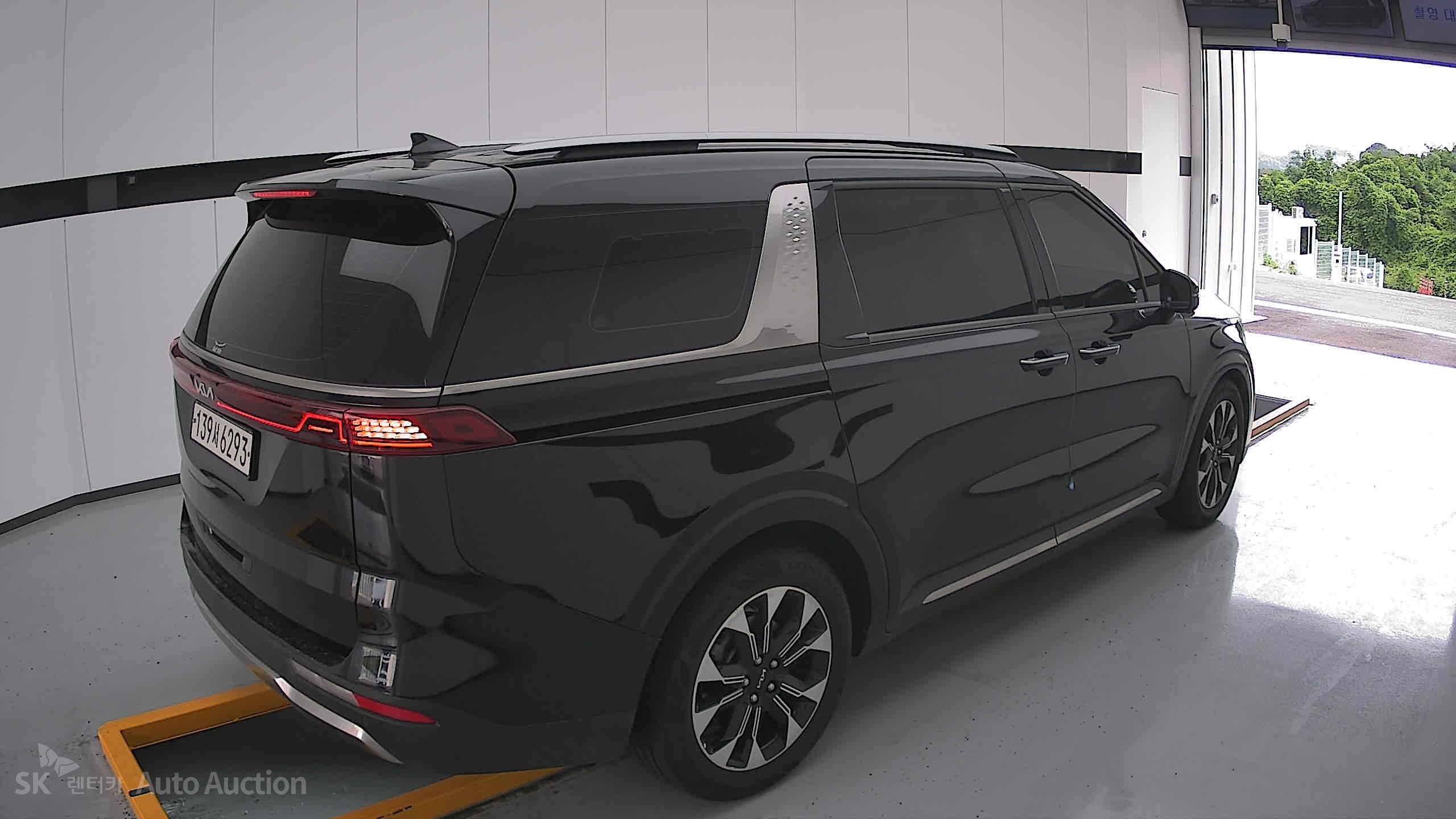 2023 - kia carnival