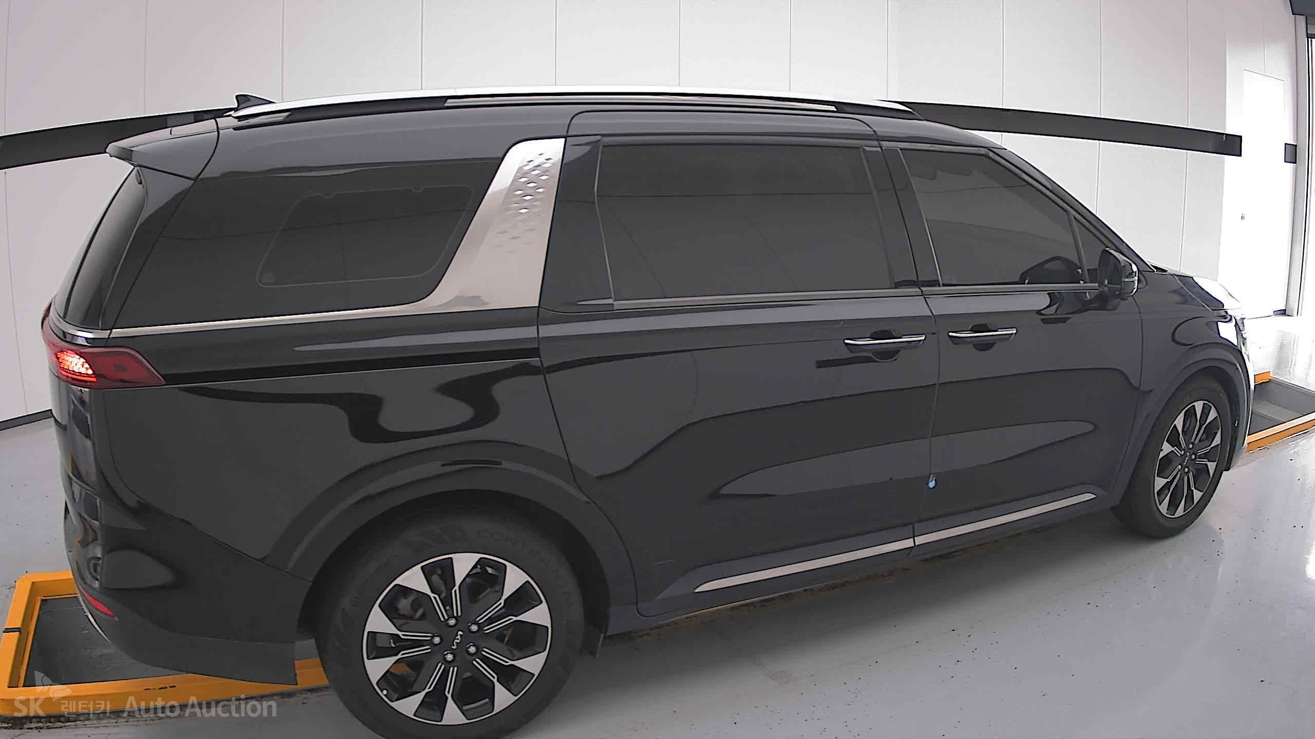 2023 - kia carnival