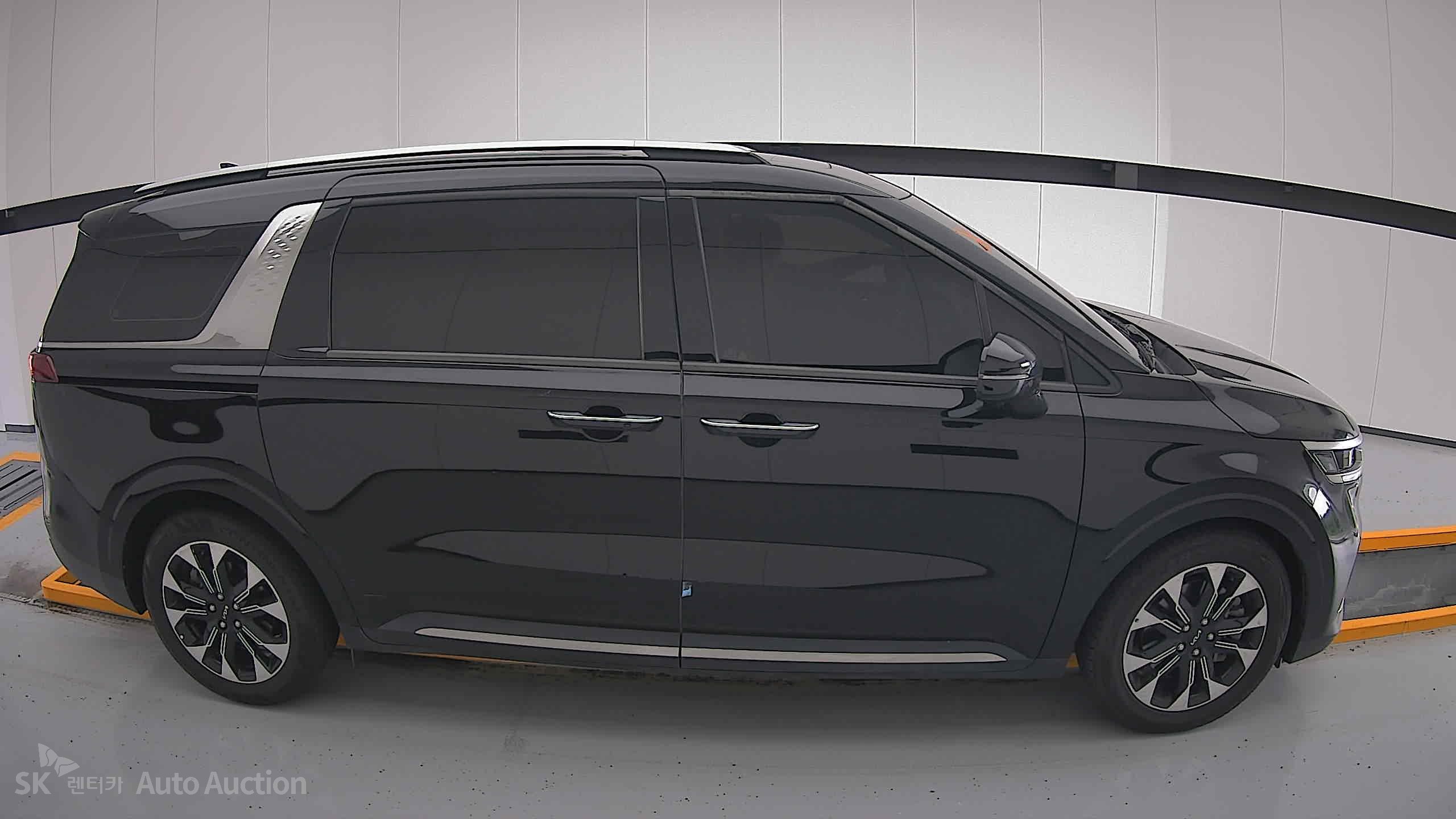 2023 - kia carnival
