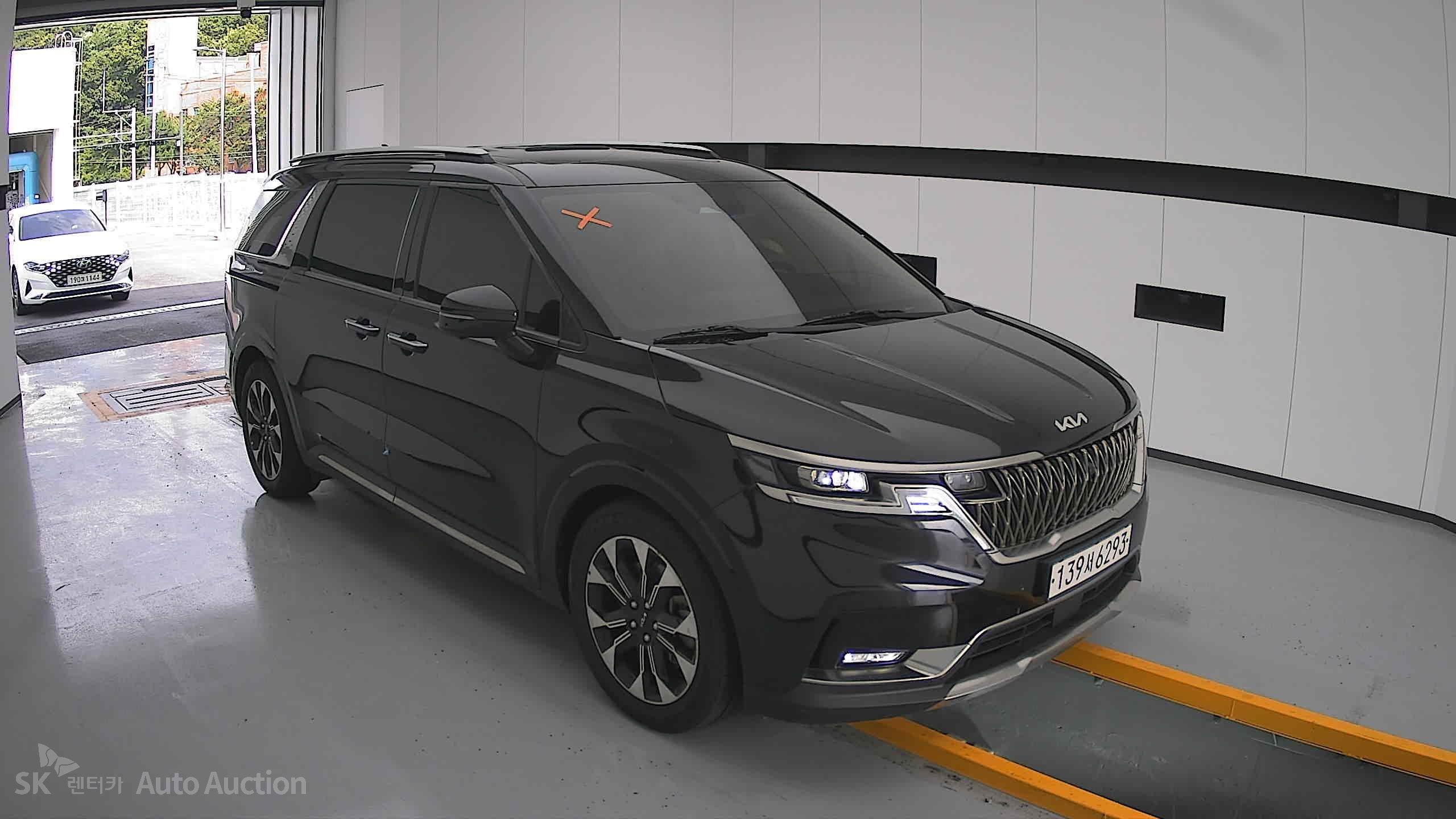 2023 - kia carnival