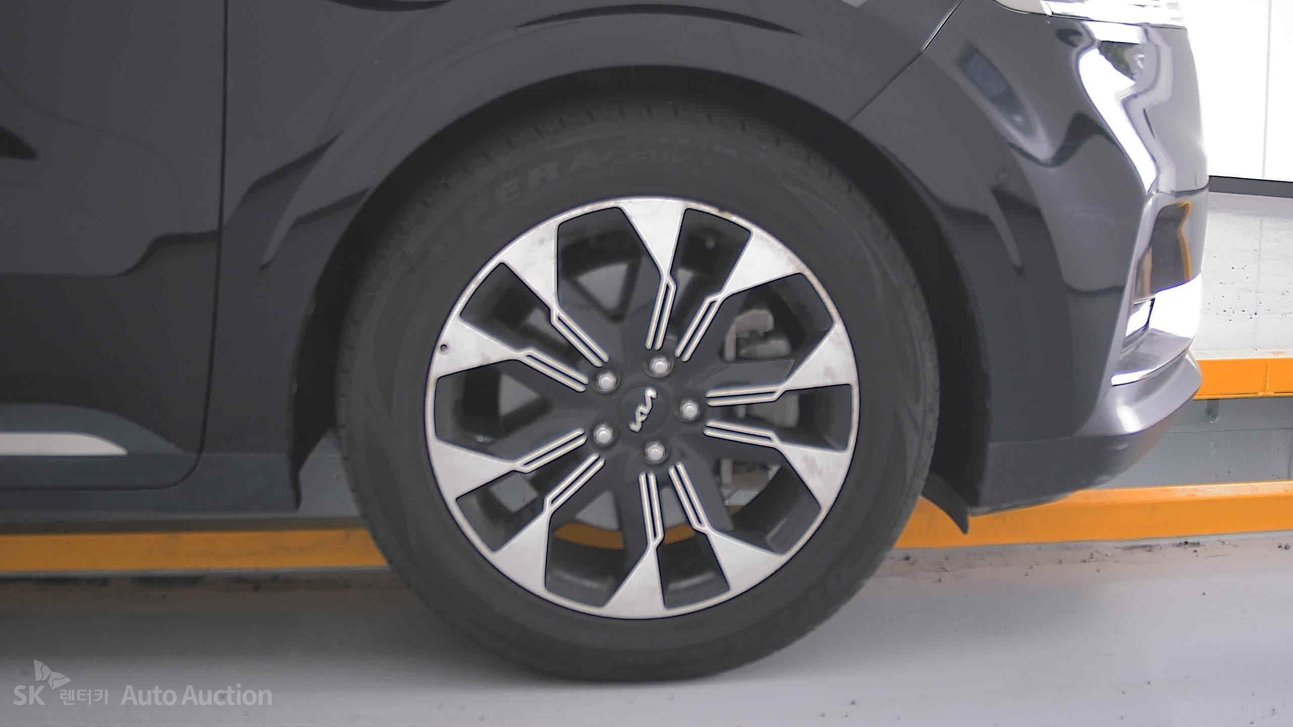 2023 - kia carnival