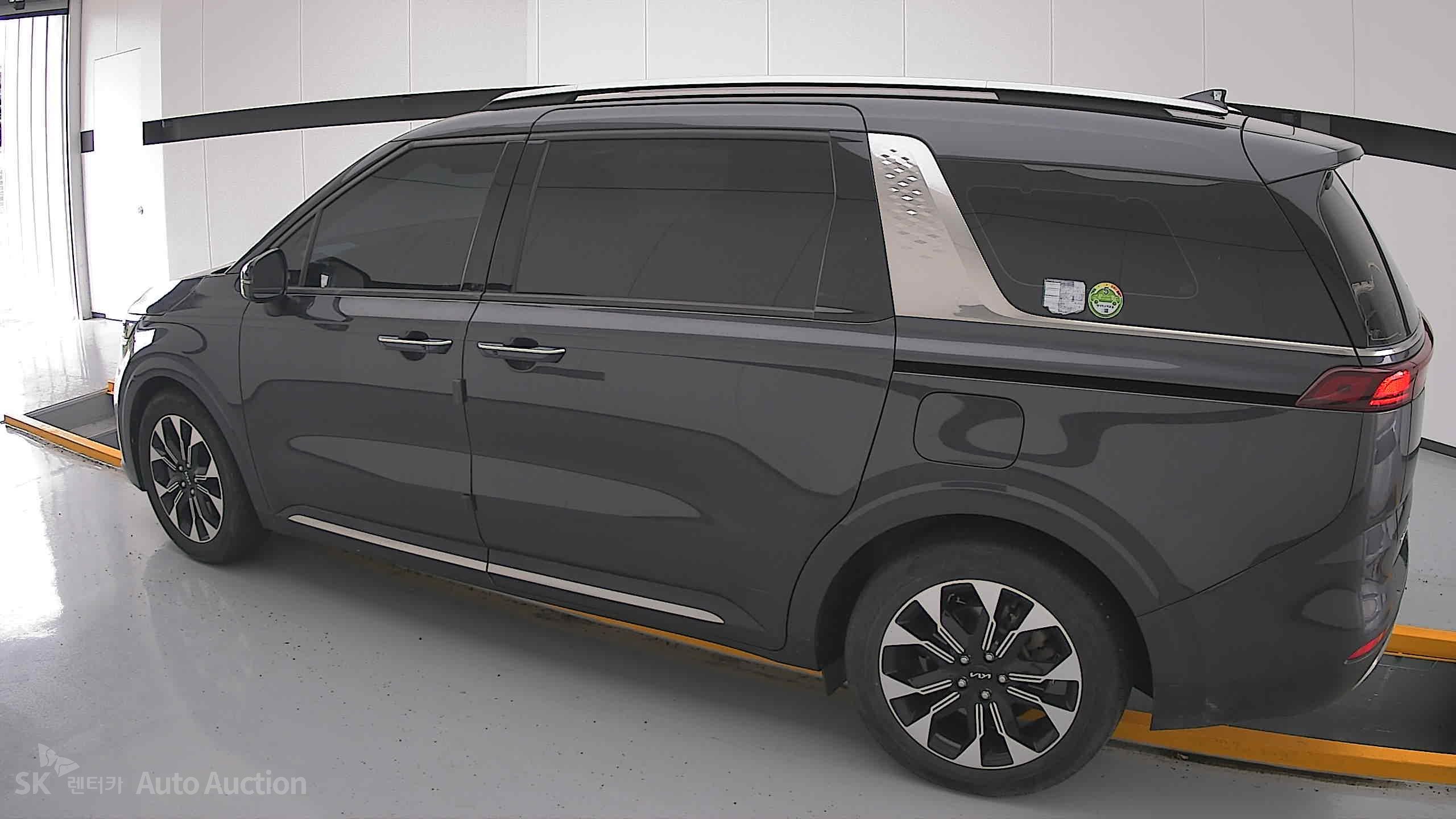 2023 - kia carnival