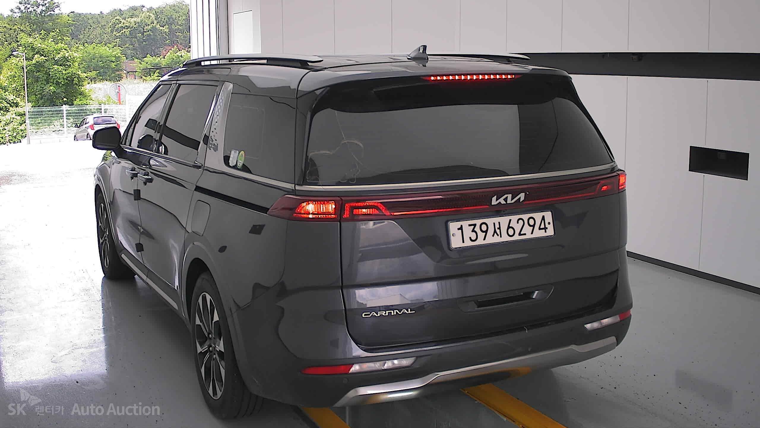 2023 - kia carnival